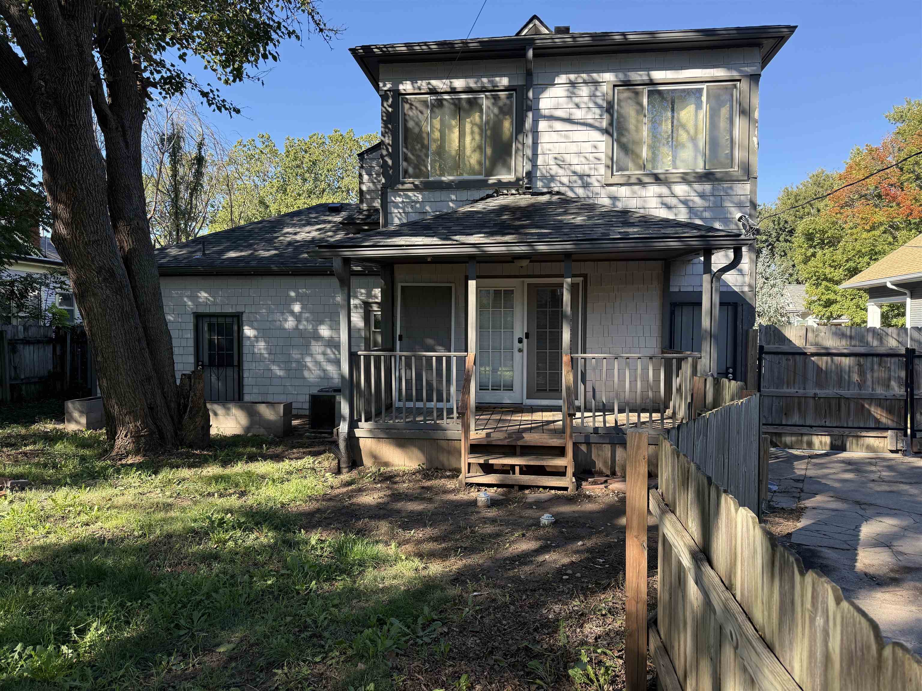 120 N Erie Property Photo 8