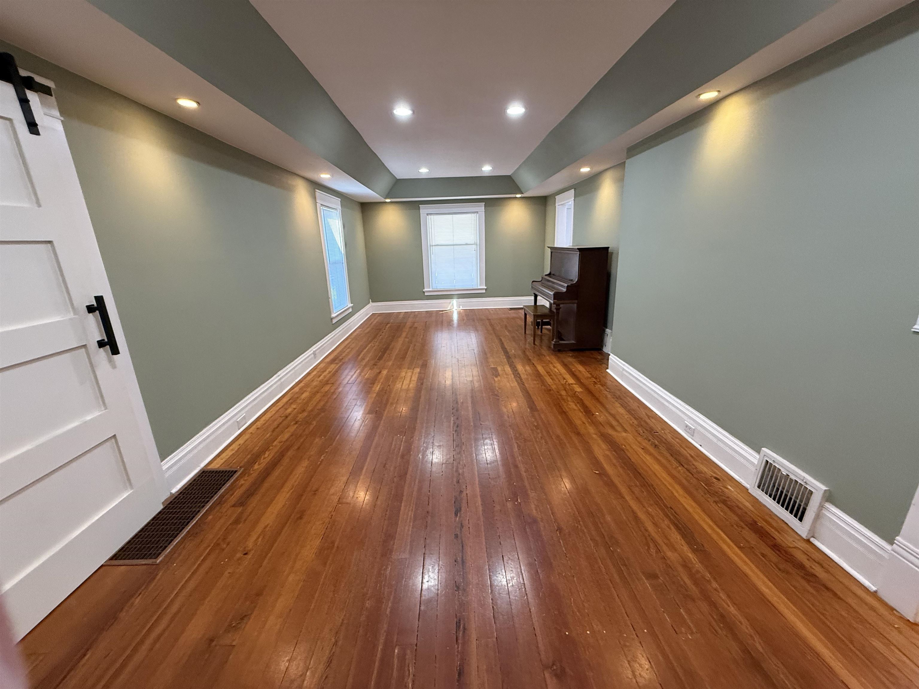 120 N Erie Property Photo 9