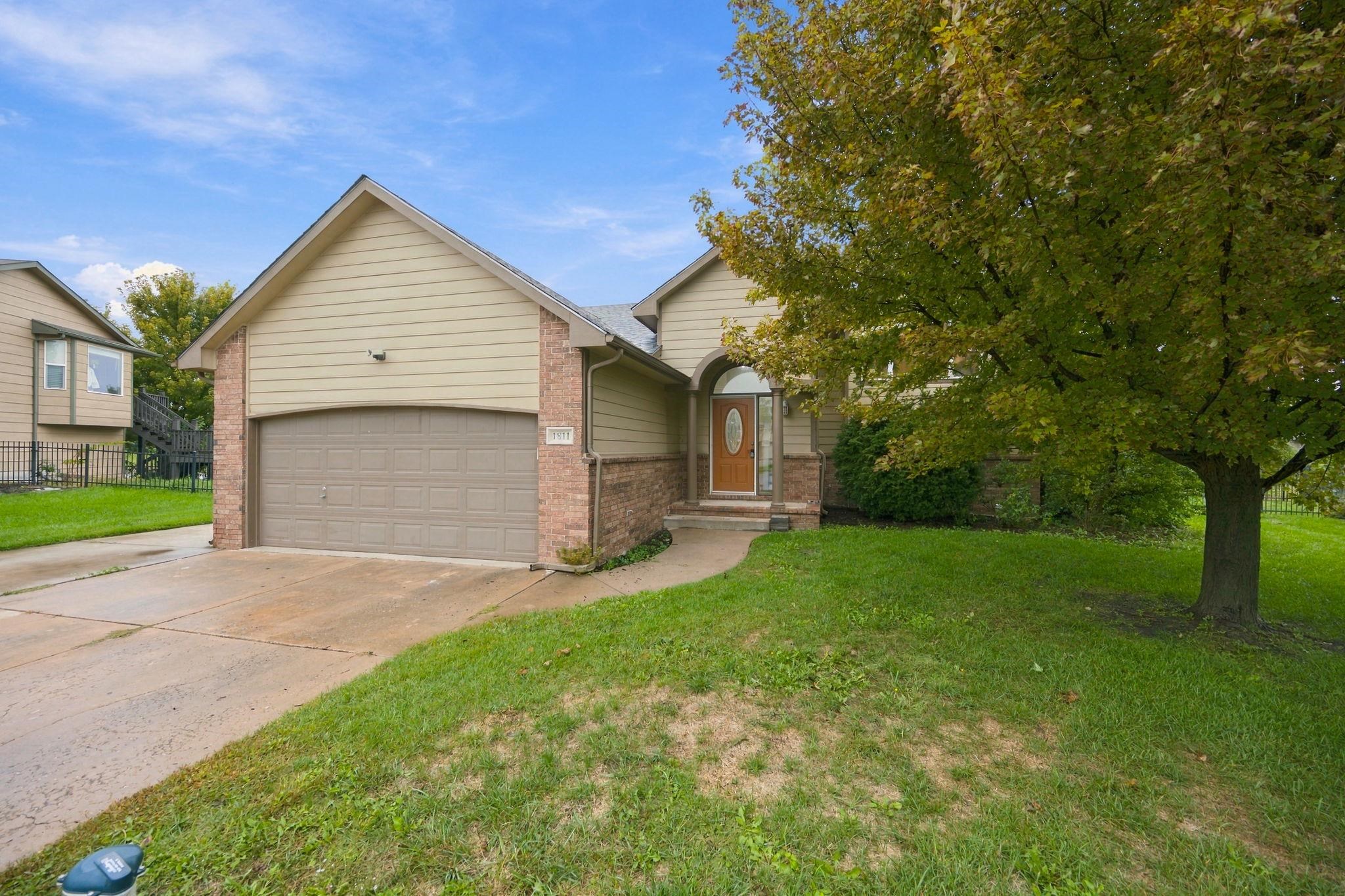 1811 N Black Locust Ct Property Photo 4