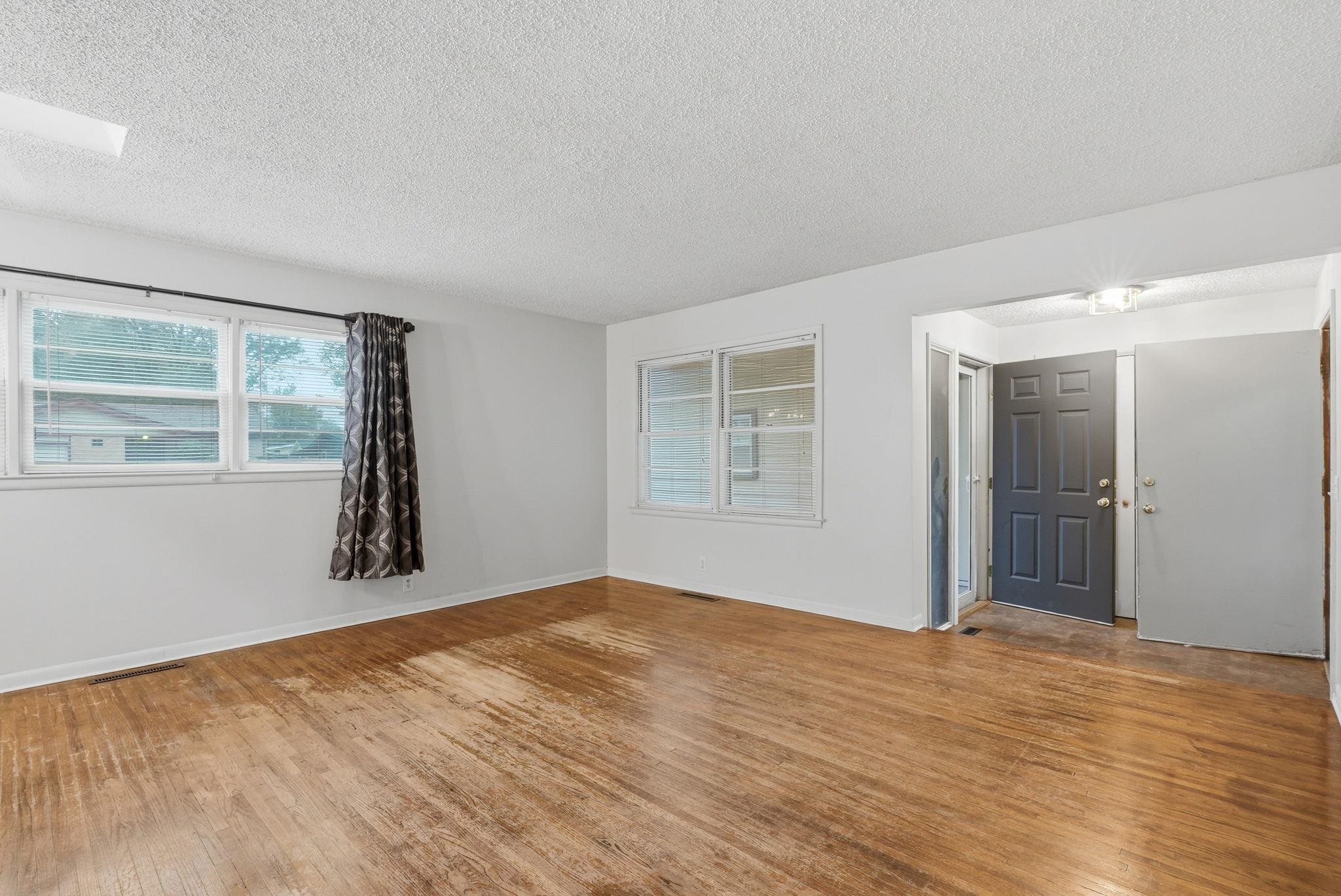 1909 N High St. Property Photo 5