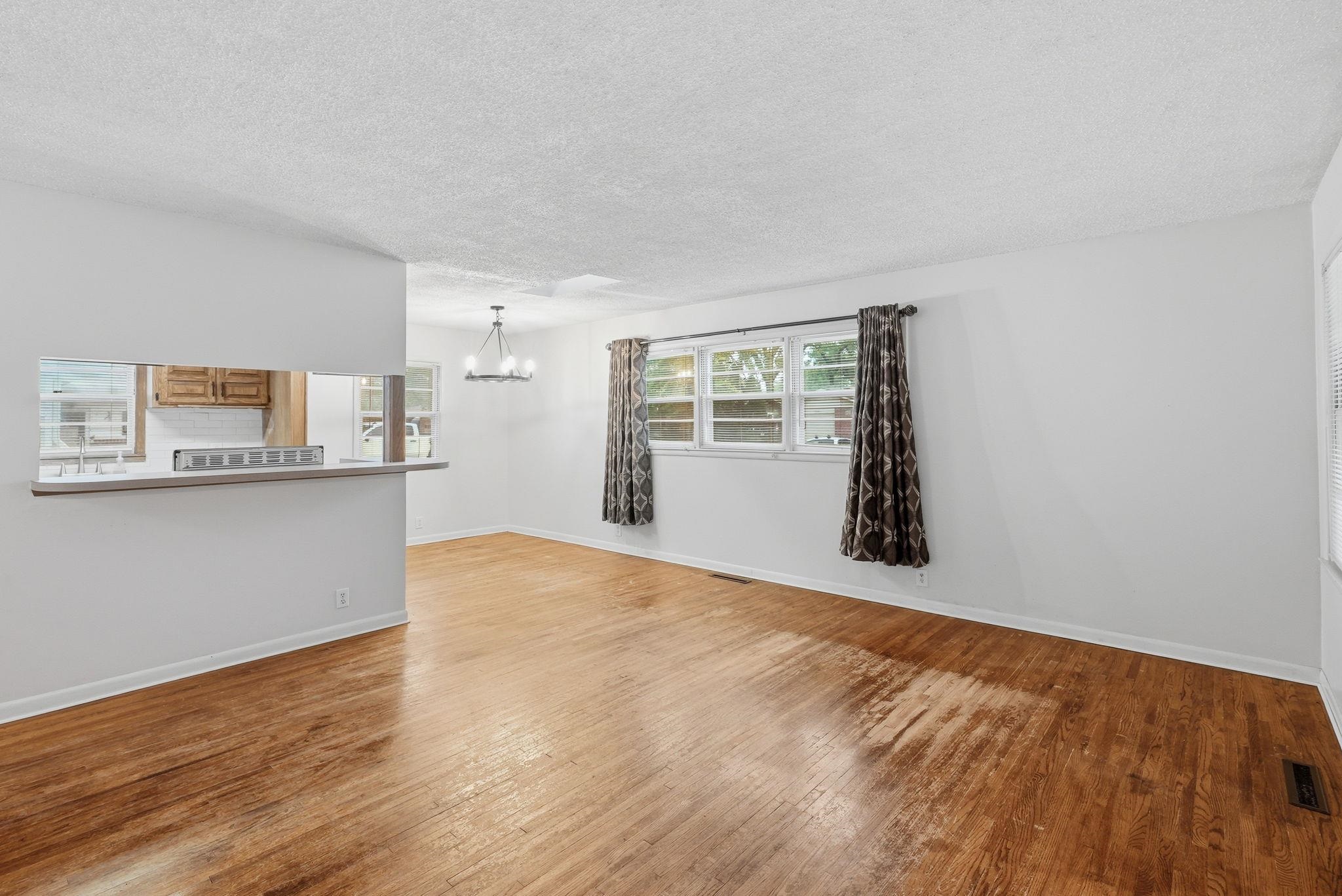 1909 N High St. Property Photo 6