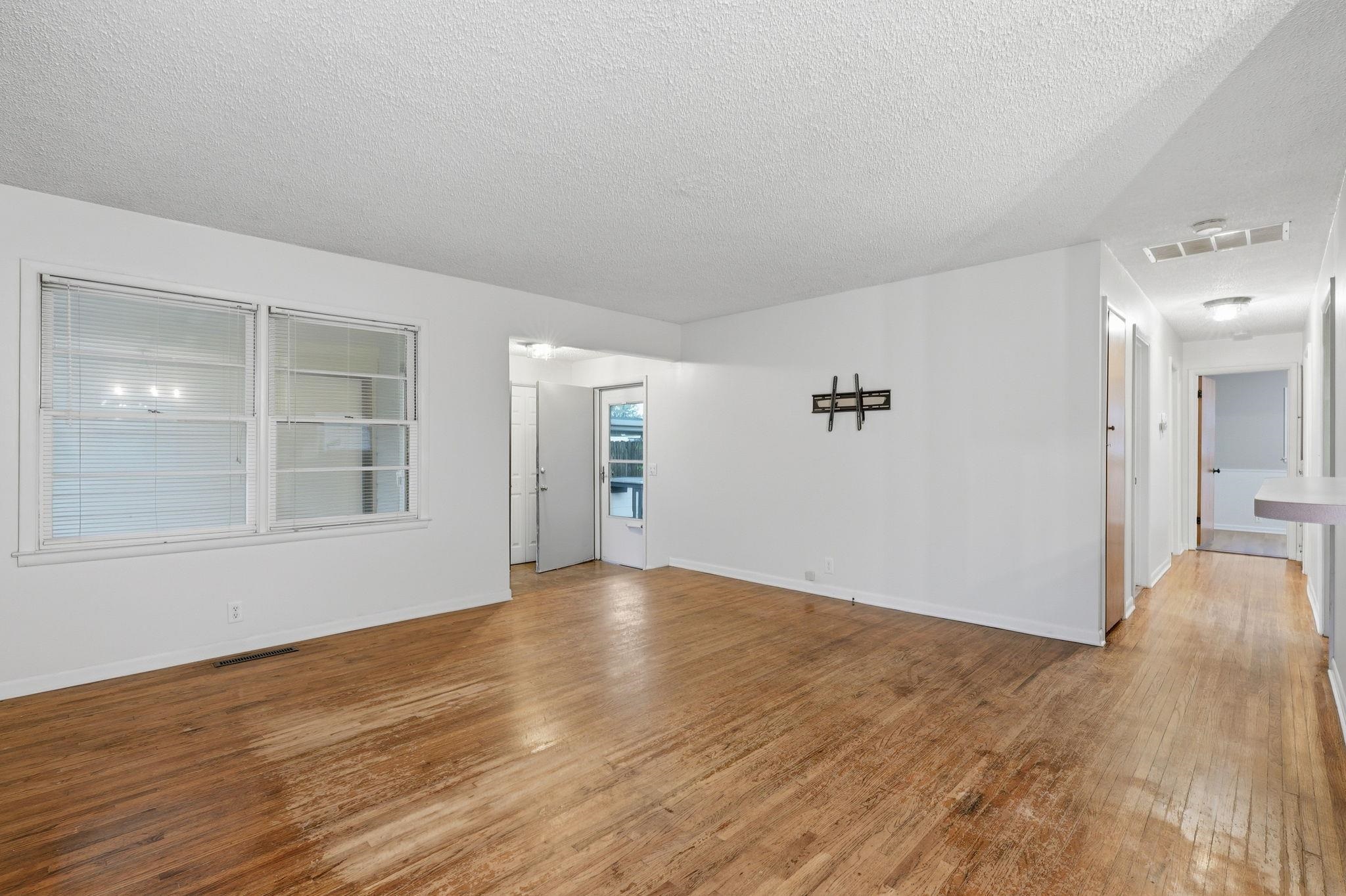 1909 N High St. Property Photo 7