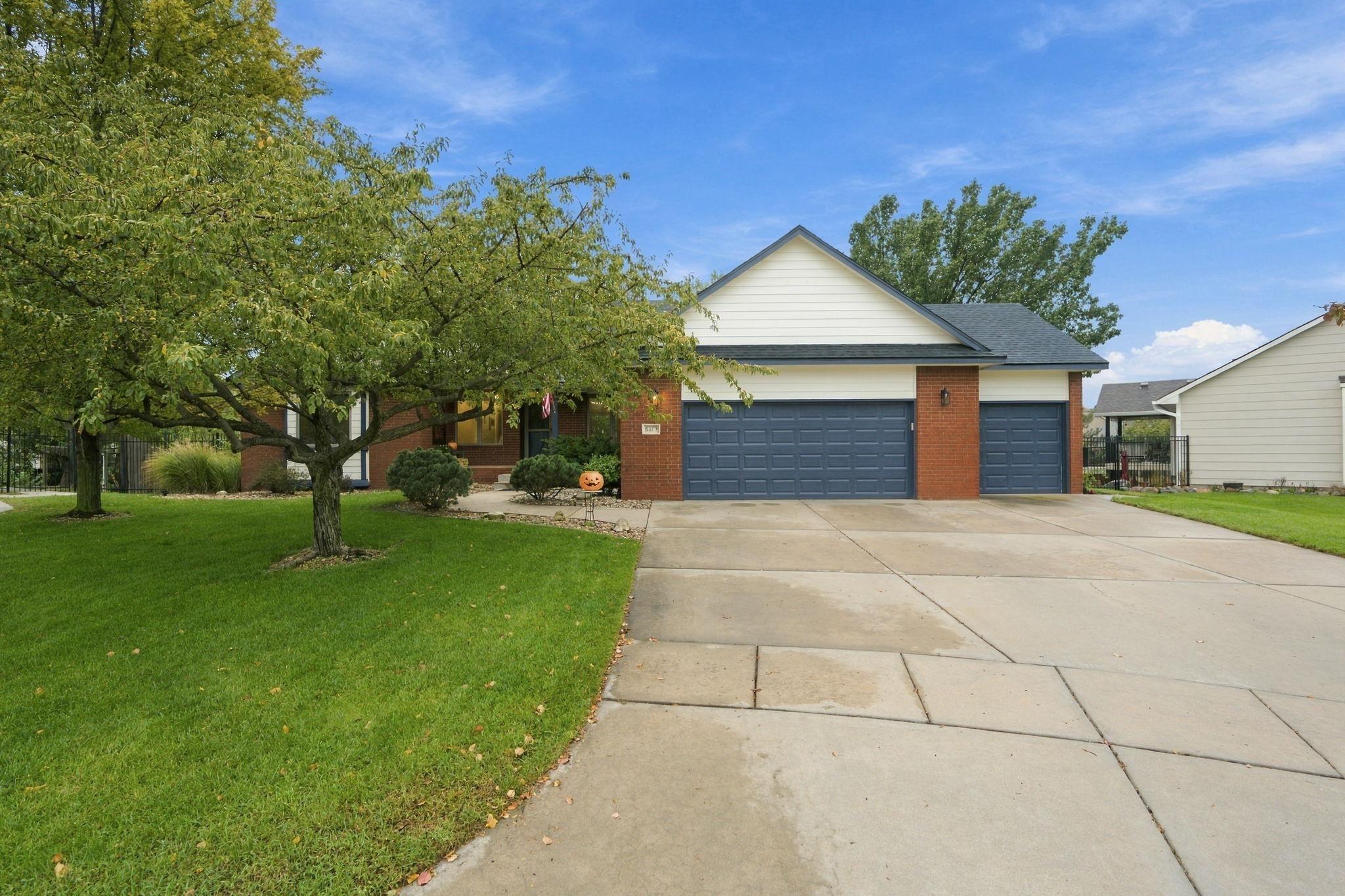 6419 W Shadow Lakes Ct. Property Photo 1