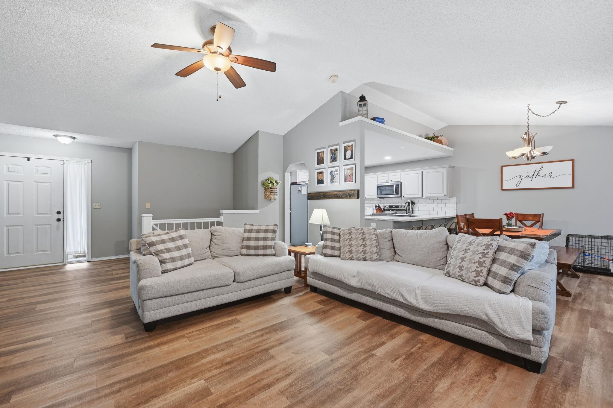 10405 W University Ct. Property Photo 4