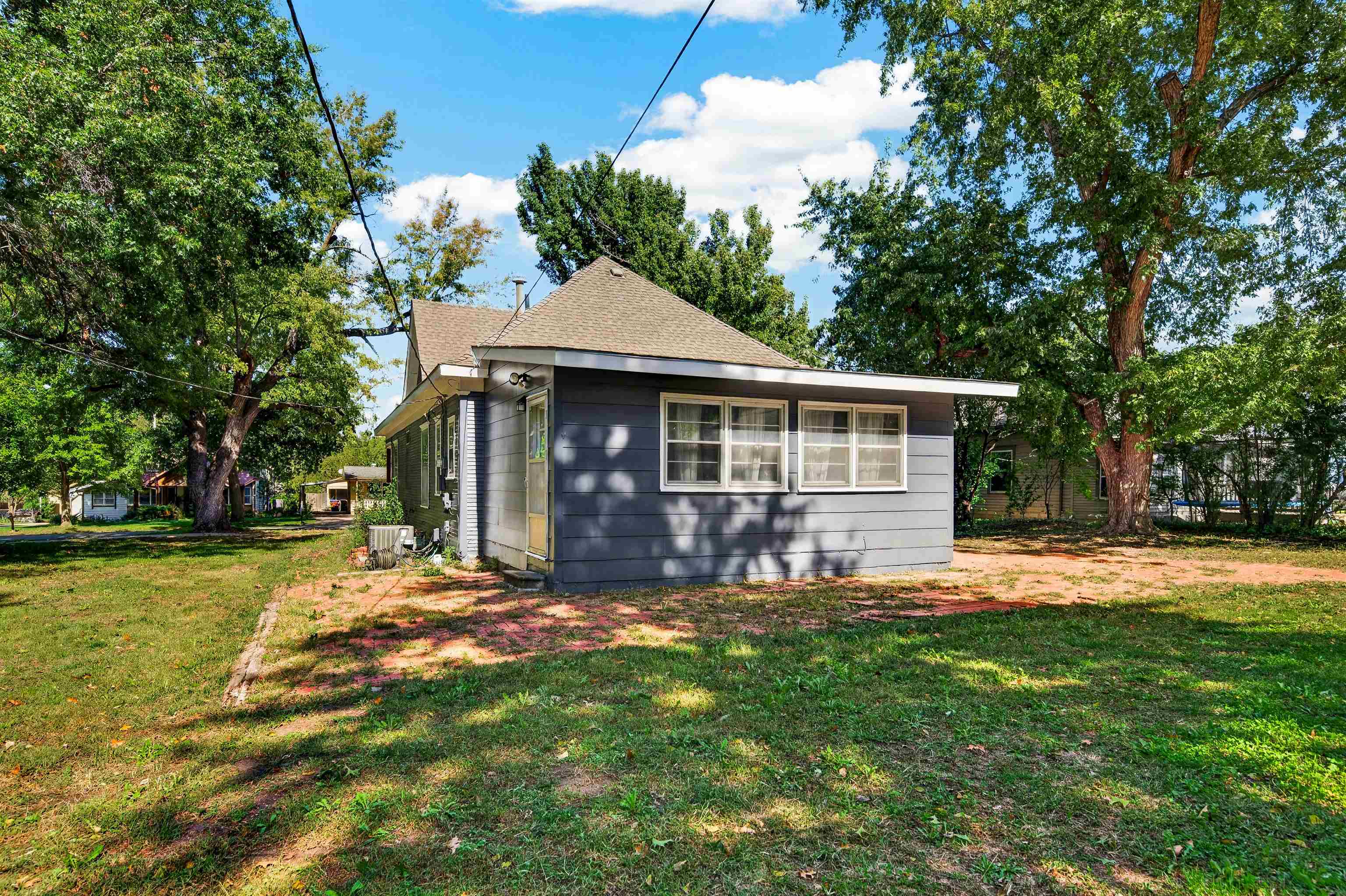 533 Emery St Property Photo 32
