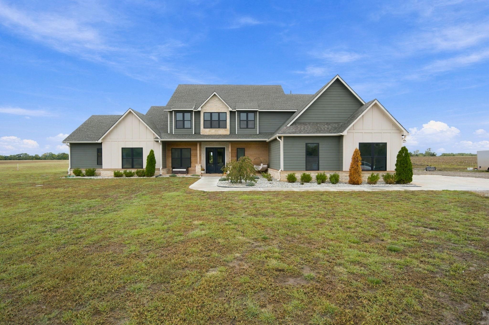 2111 S Yoder Cir. Property Photo 1
