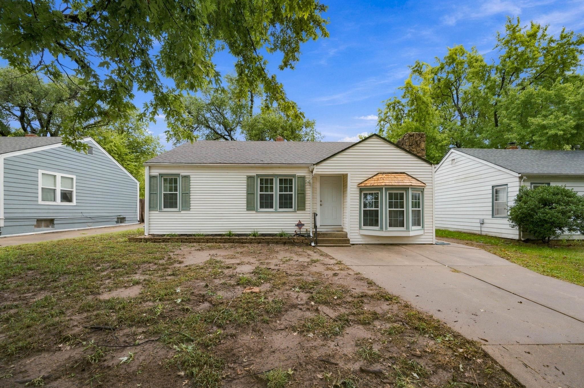 646 S Clifton Ave. Property Photo 1