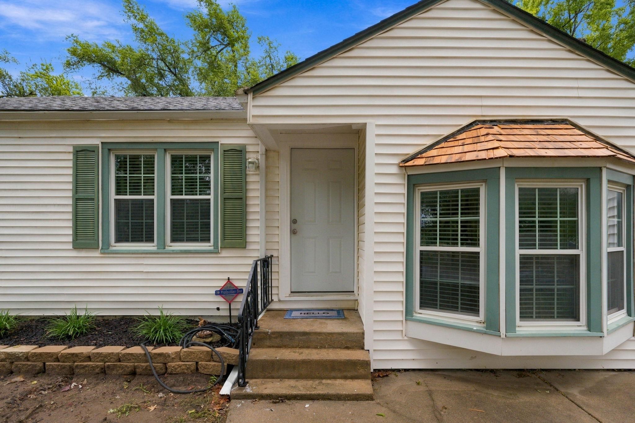 646 S Clifton Ave. Property Photo 4