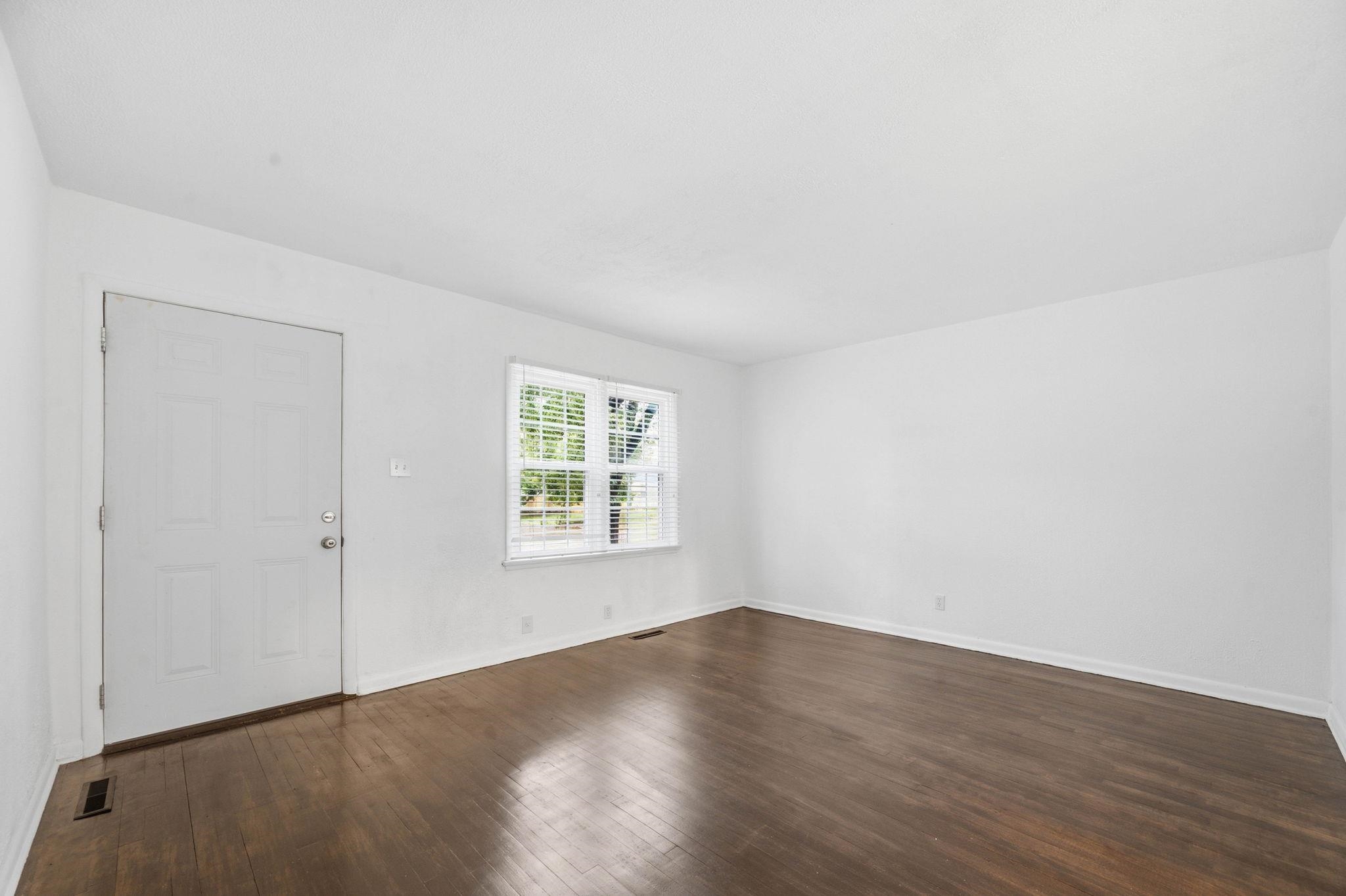 646 S Clifton Ave. Property Photo 6