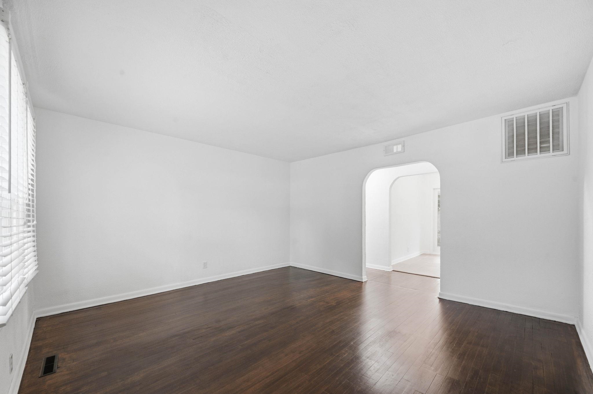 646 S Clifton Ave. Property Photo 7