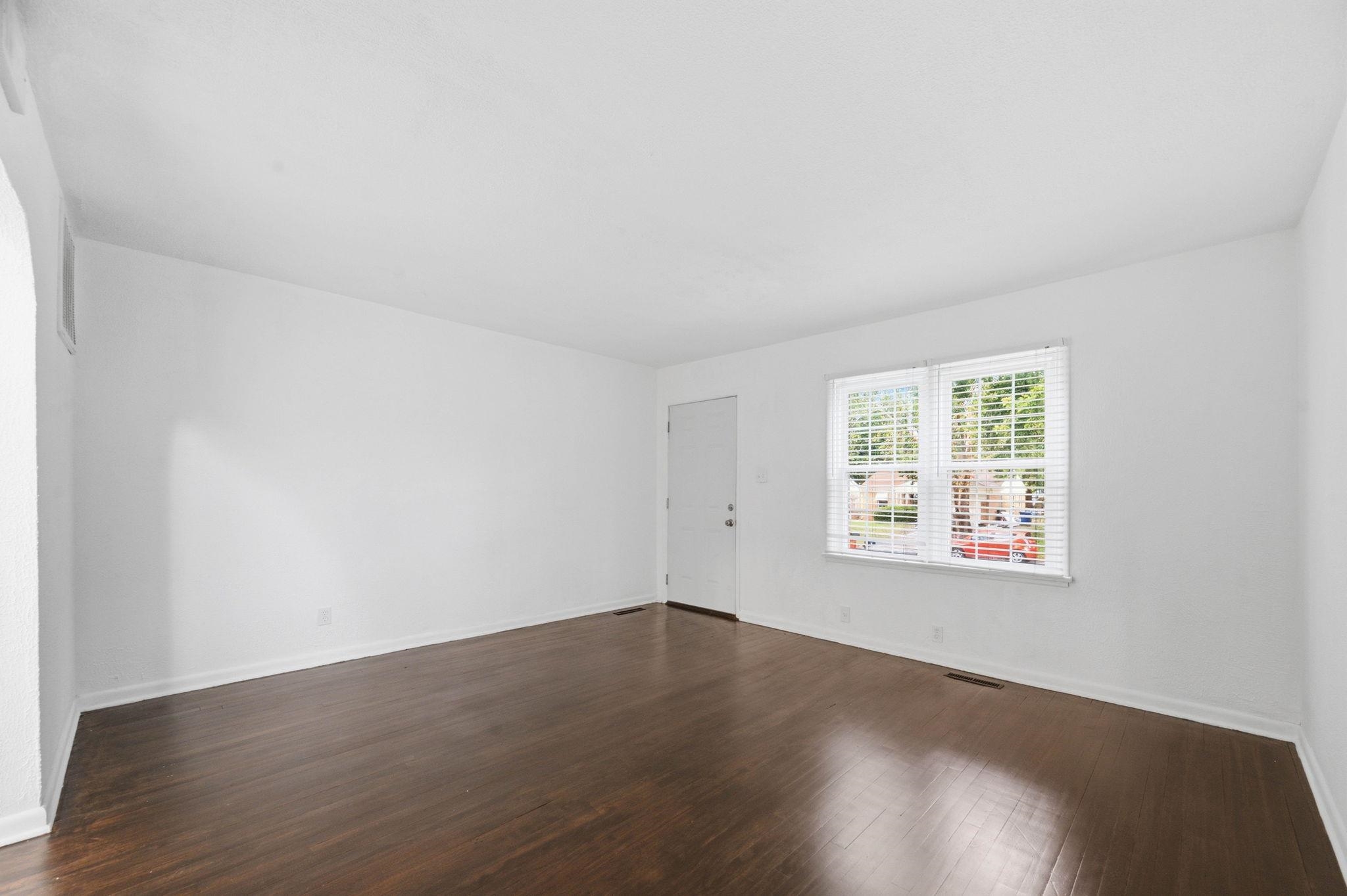 646 S Clifton Ave. Property Photo 9