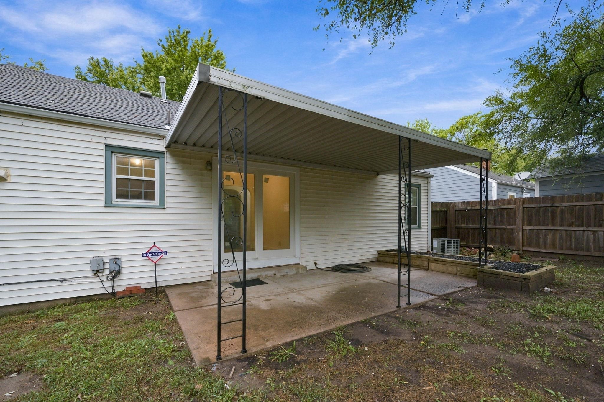 646 S Clifton Ave. Property Photo 26