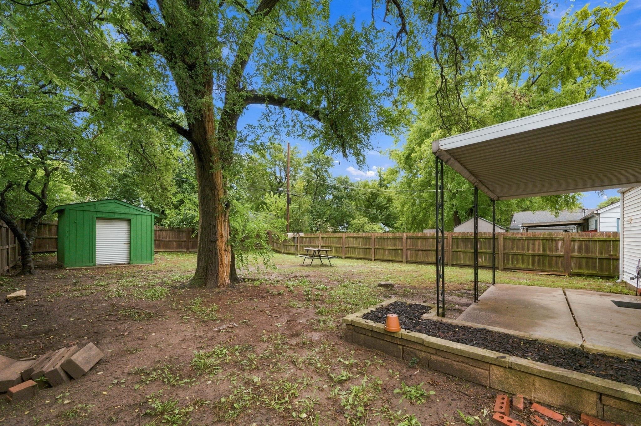 646 S Clifton Ave. Property Photo 27