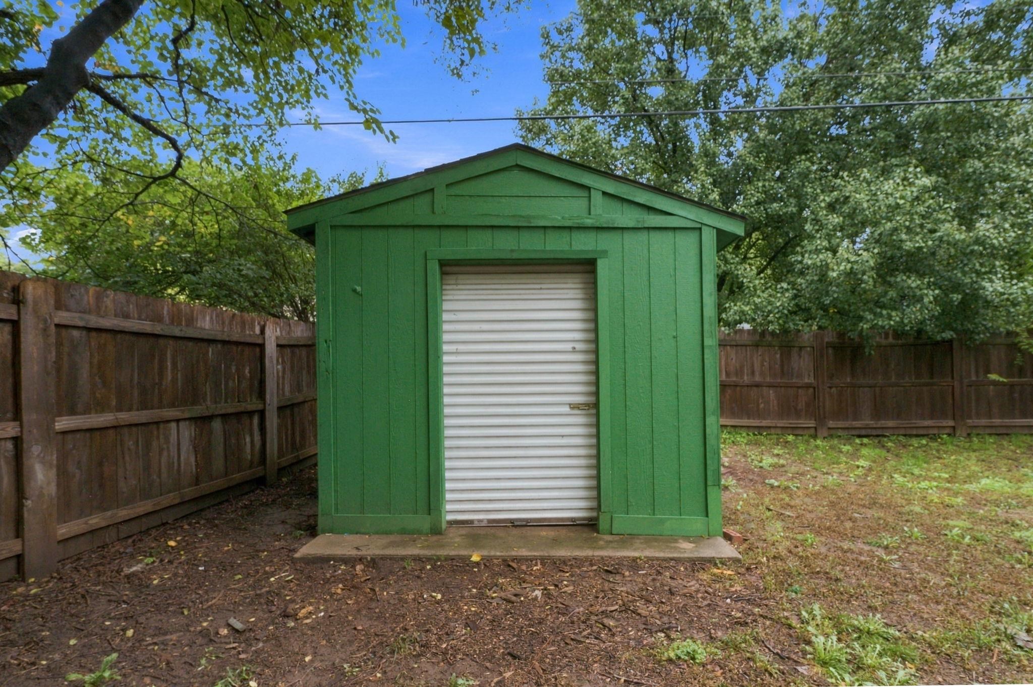 646 S Clifton Ave. Property Photo 28