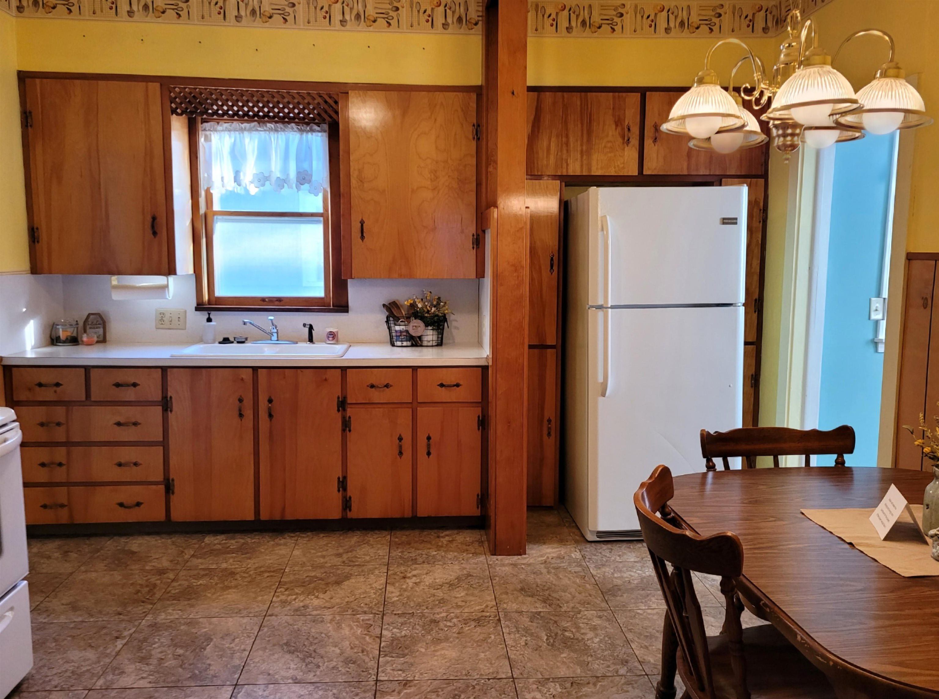1533 S Ellis Ave. Property Photo 7