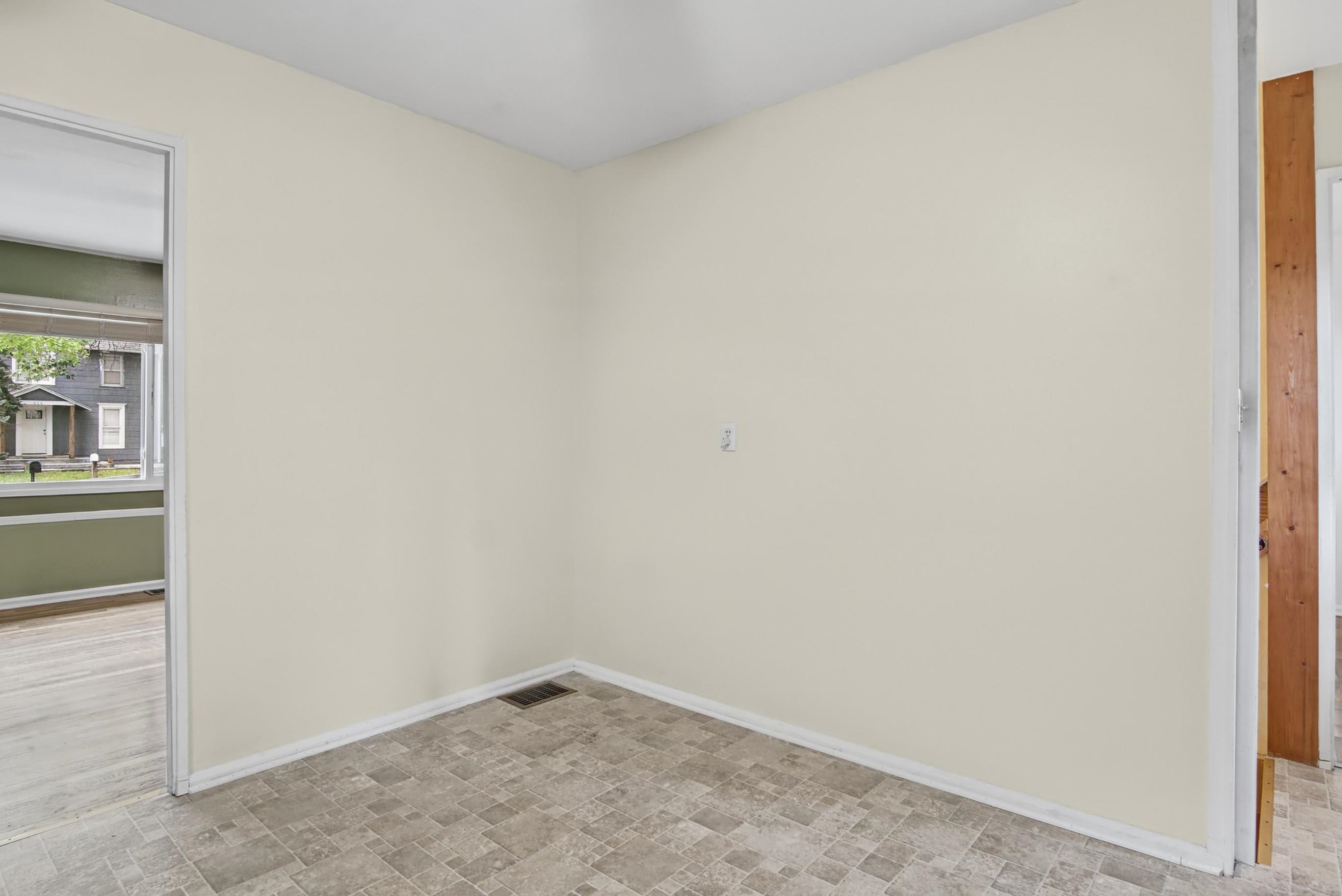 409 Central Ave Property Photo 10