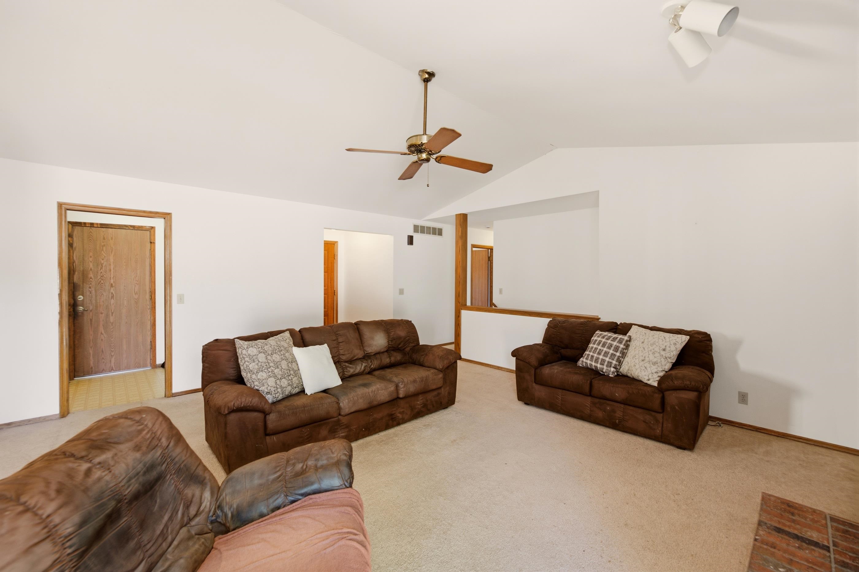 9314 W Jamesburg St Property Photo 7