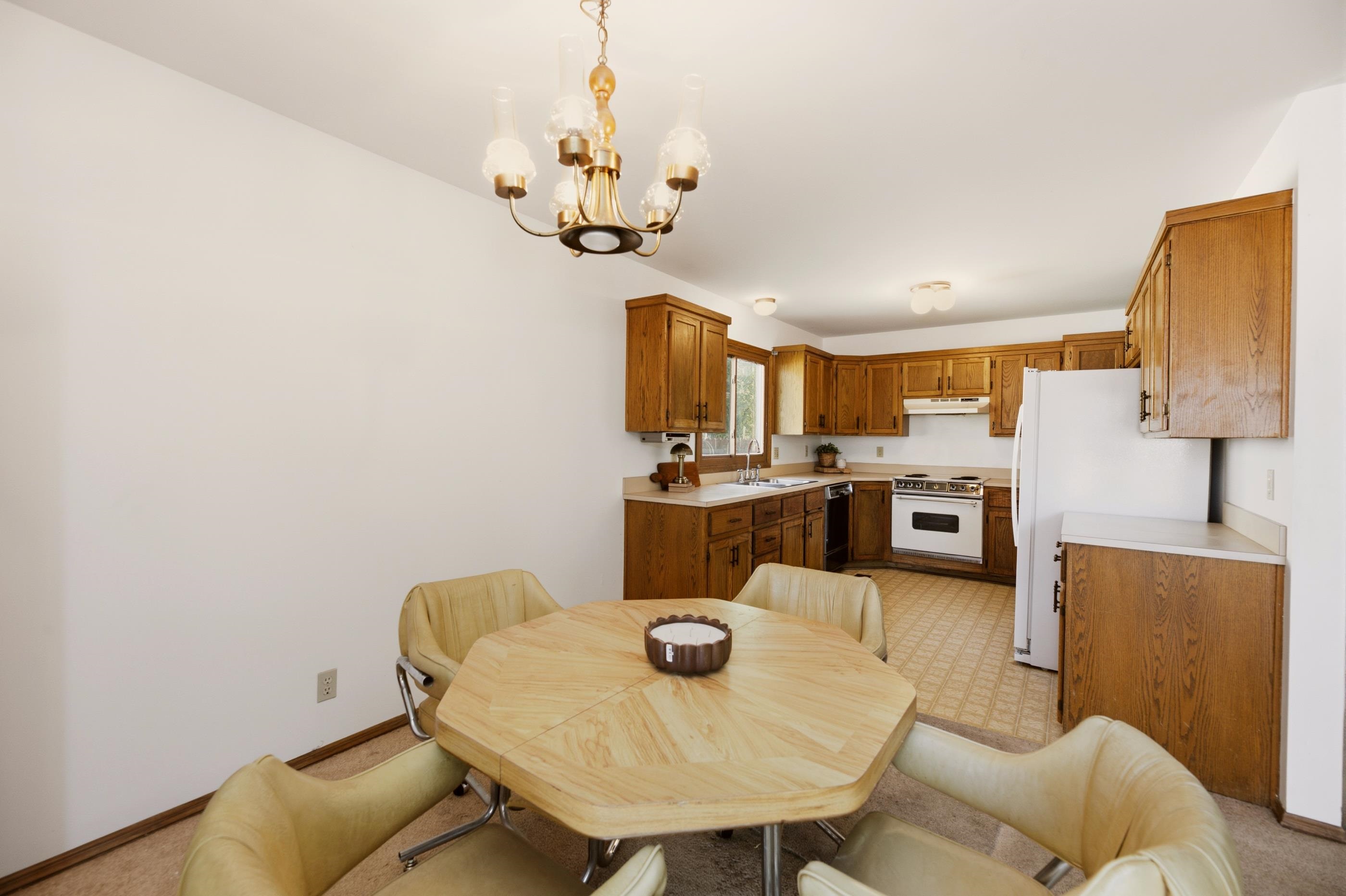 9314 W Jamesburg St Property Photo 10