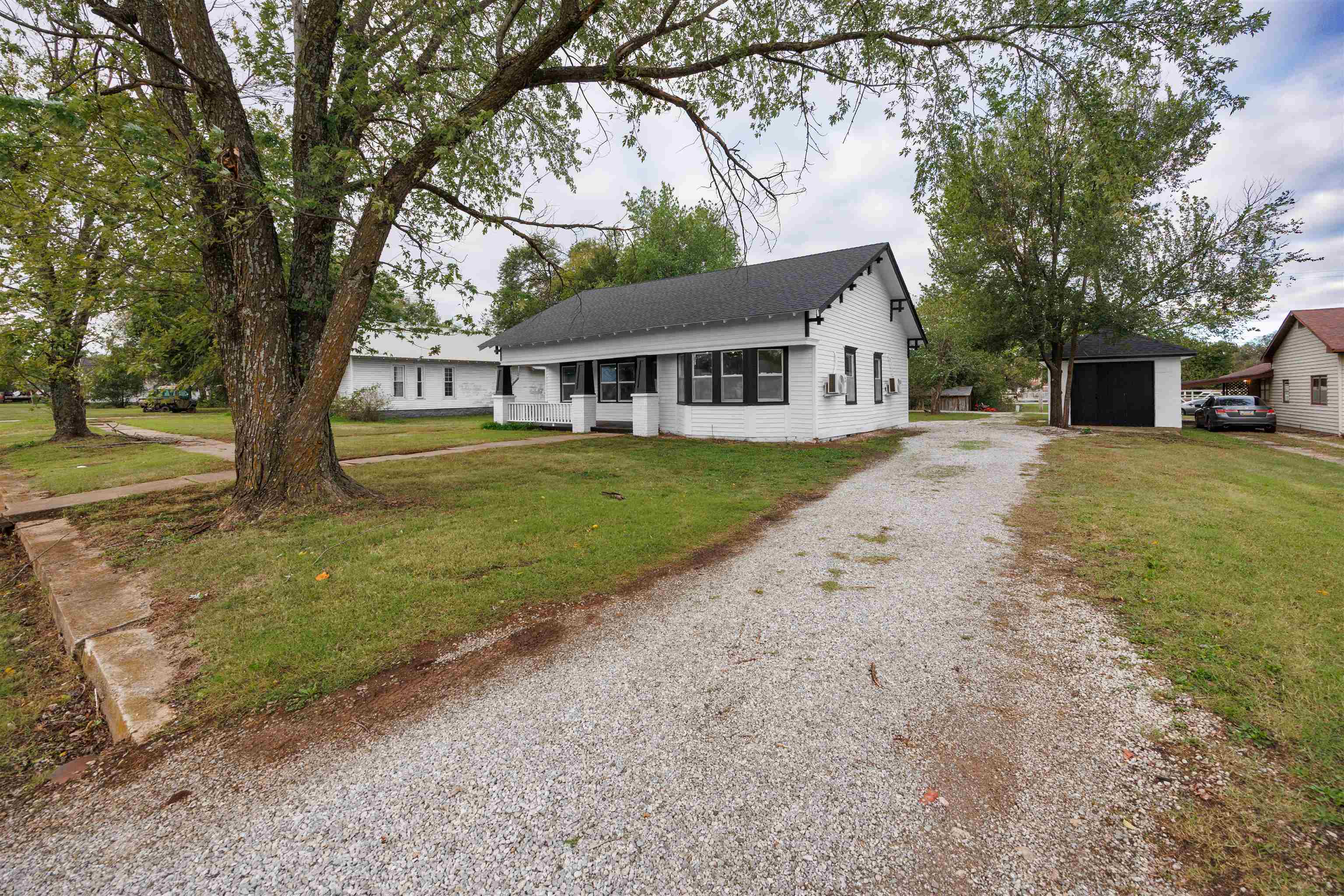 617 N Plum Property Photo 26