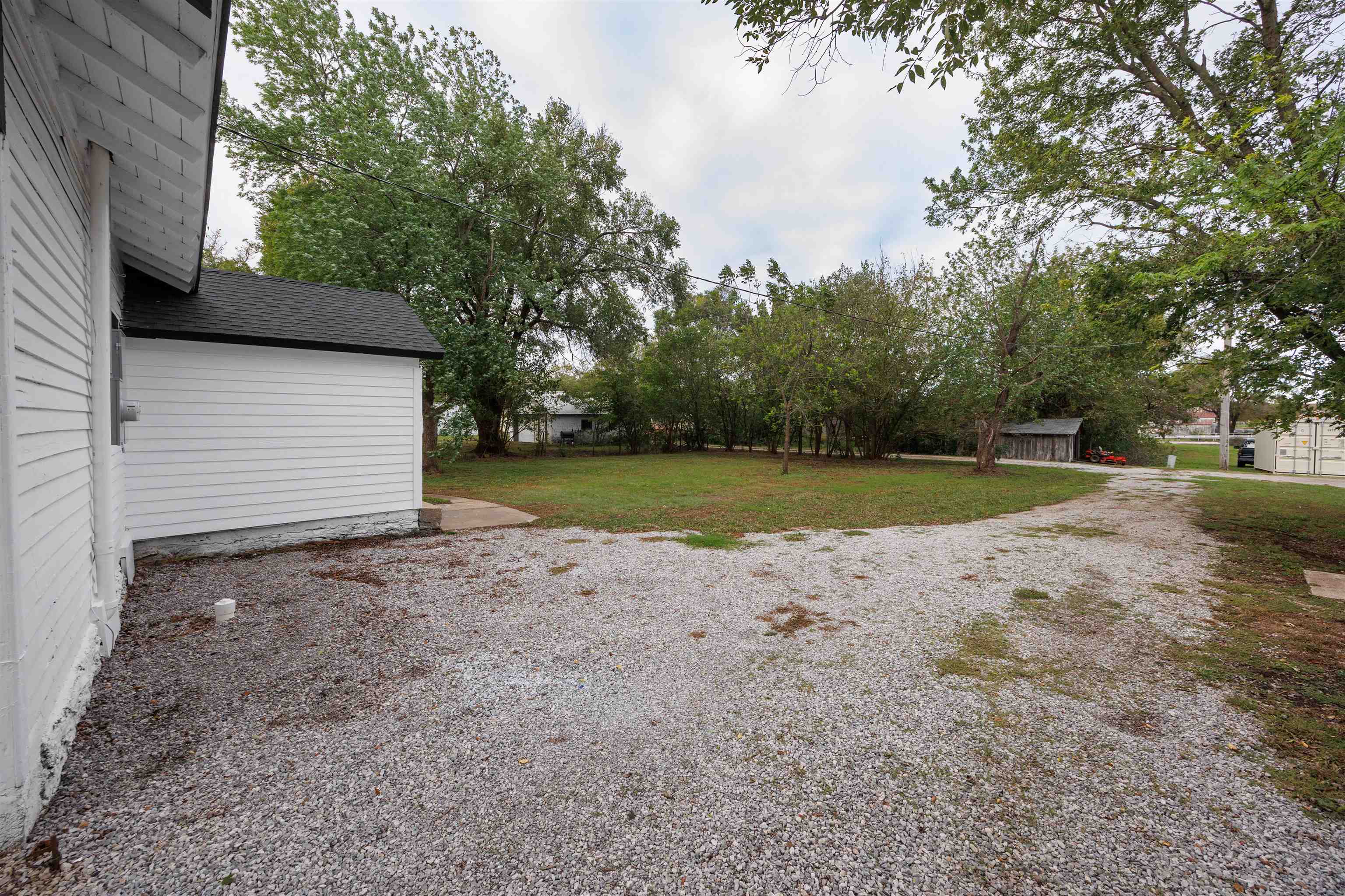 617 N Plum Property Photo 29