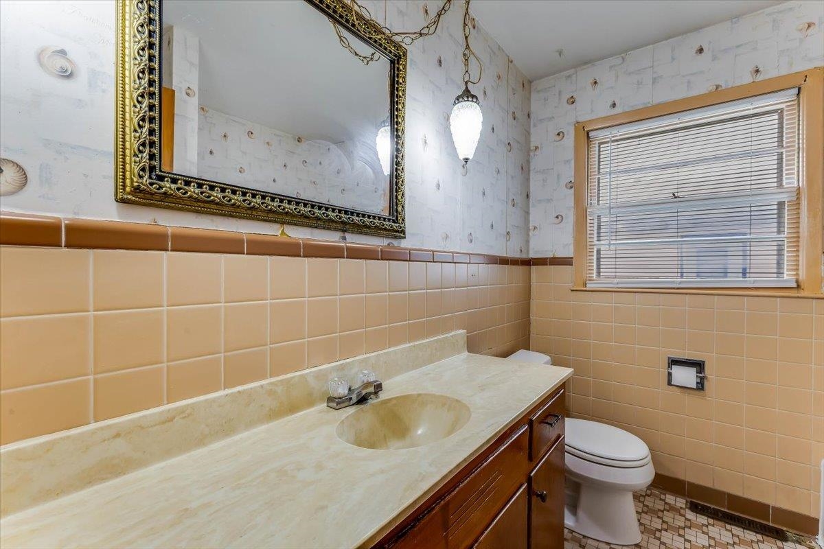 2225 W 25th St N Property Photo 18