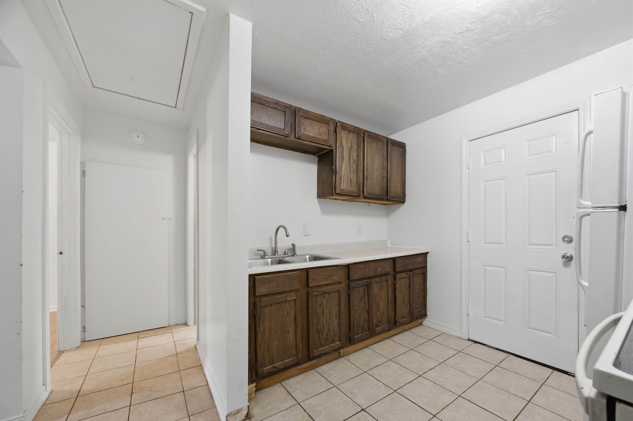 1312 N Piatt Avenue Property Photo 16