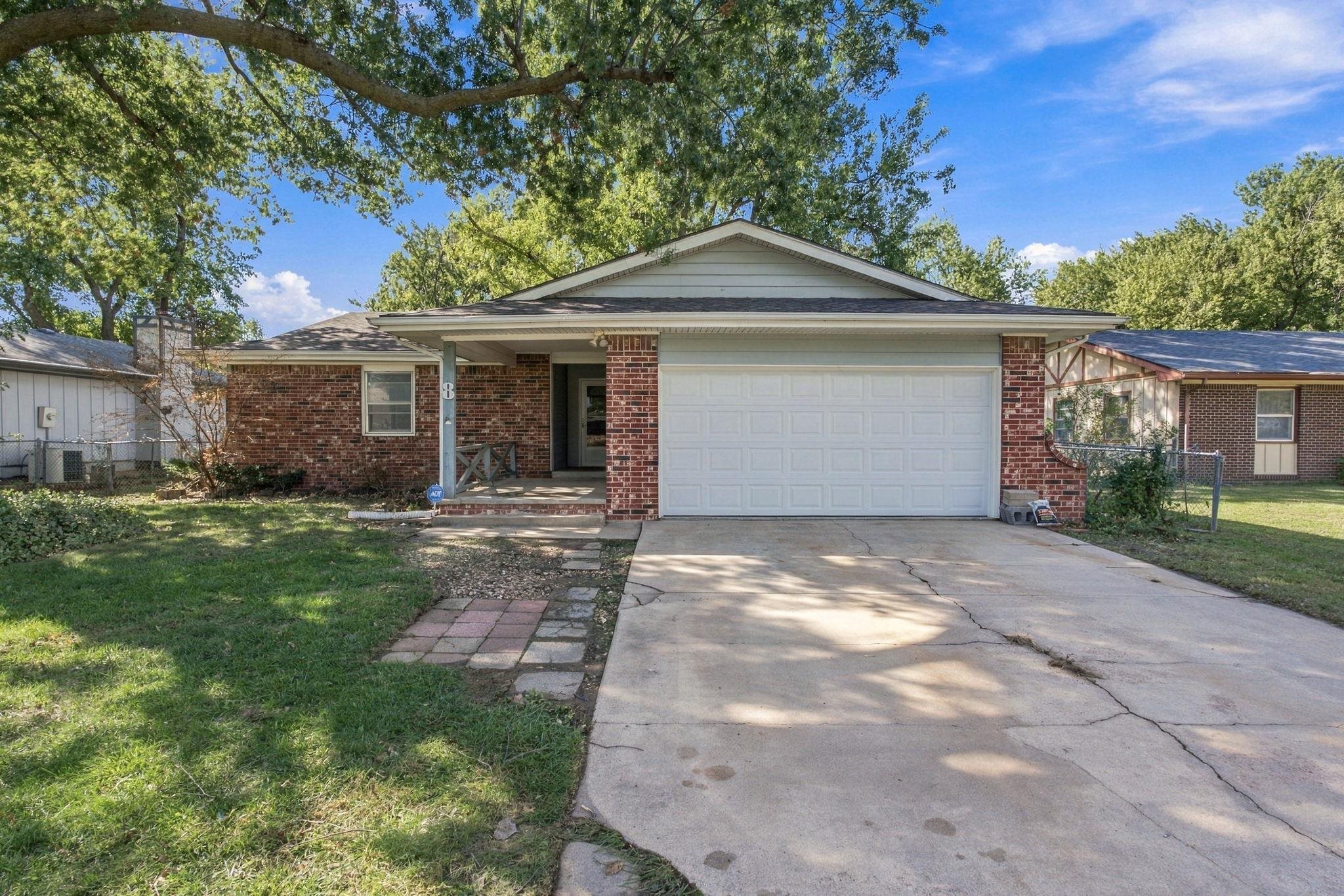 8 N Breeze Ct Property Photo 1