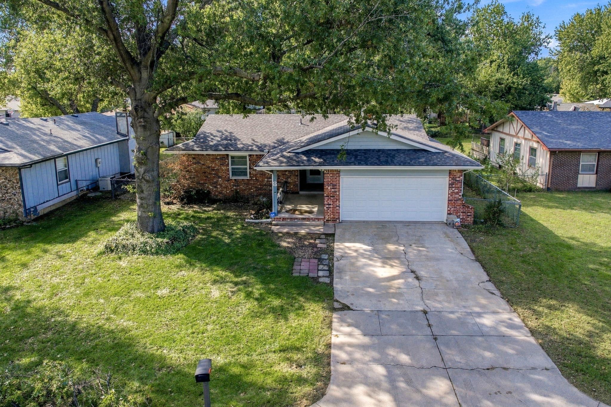 8 N Breeze Ct Property Photo 4