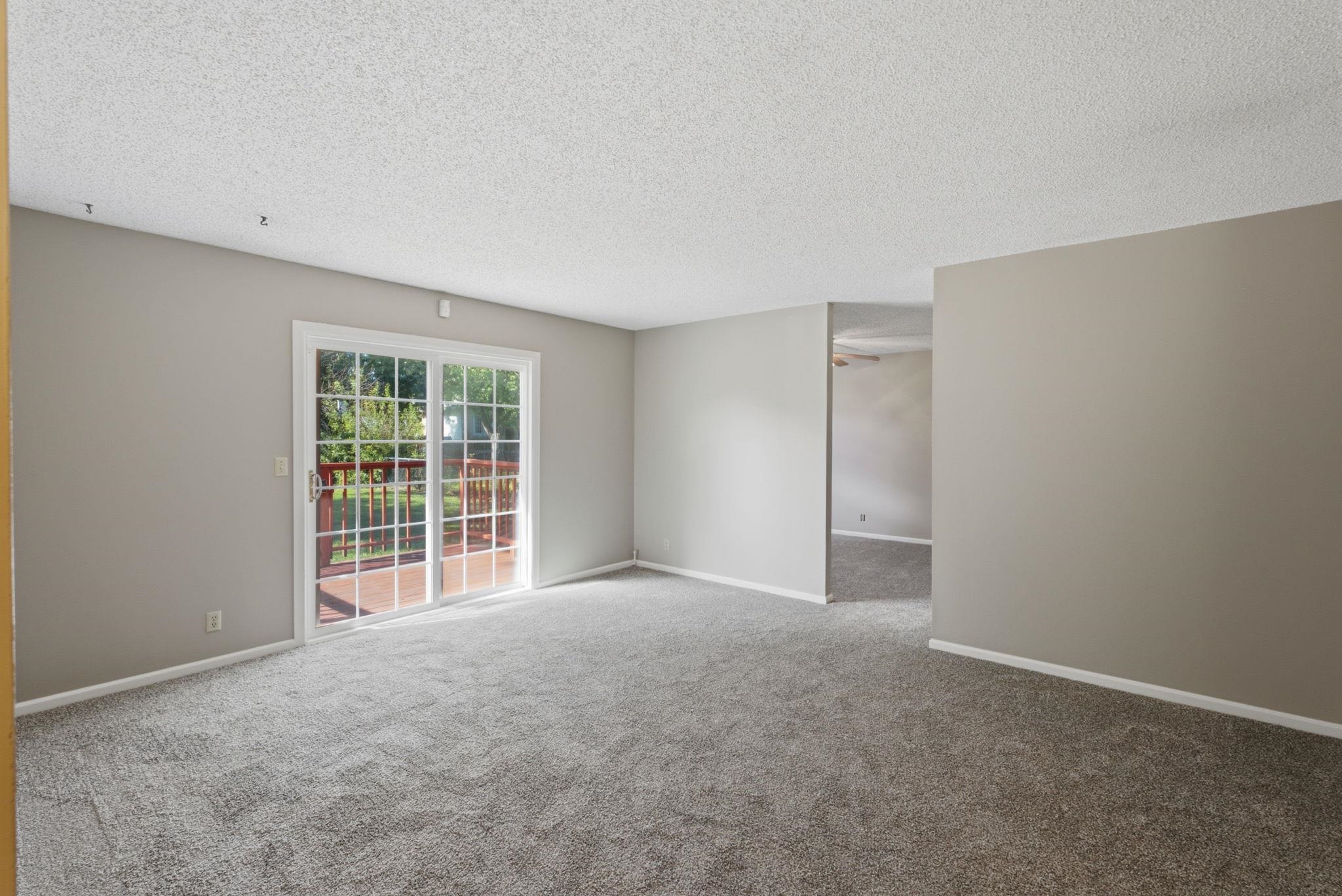 8 N Breeze Ct Property Photo 5
