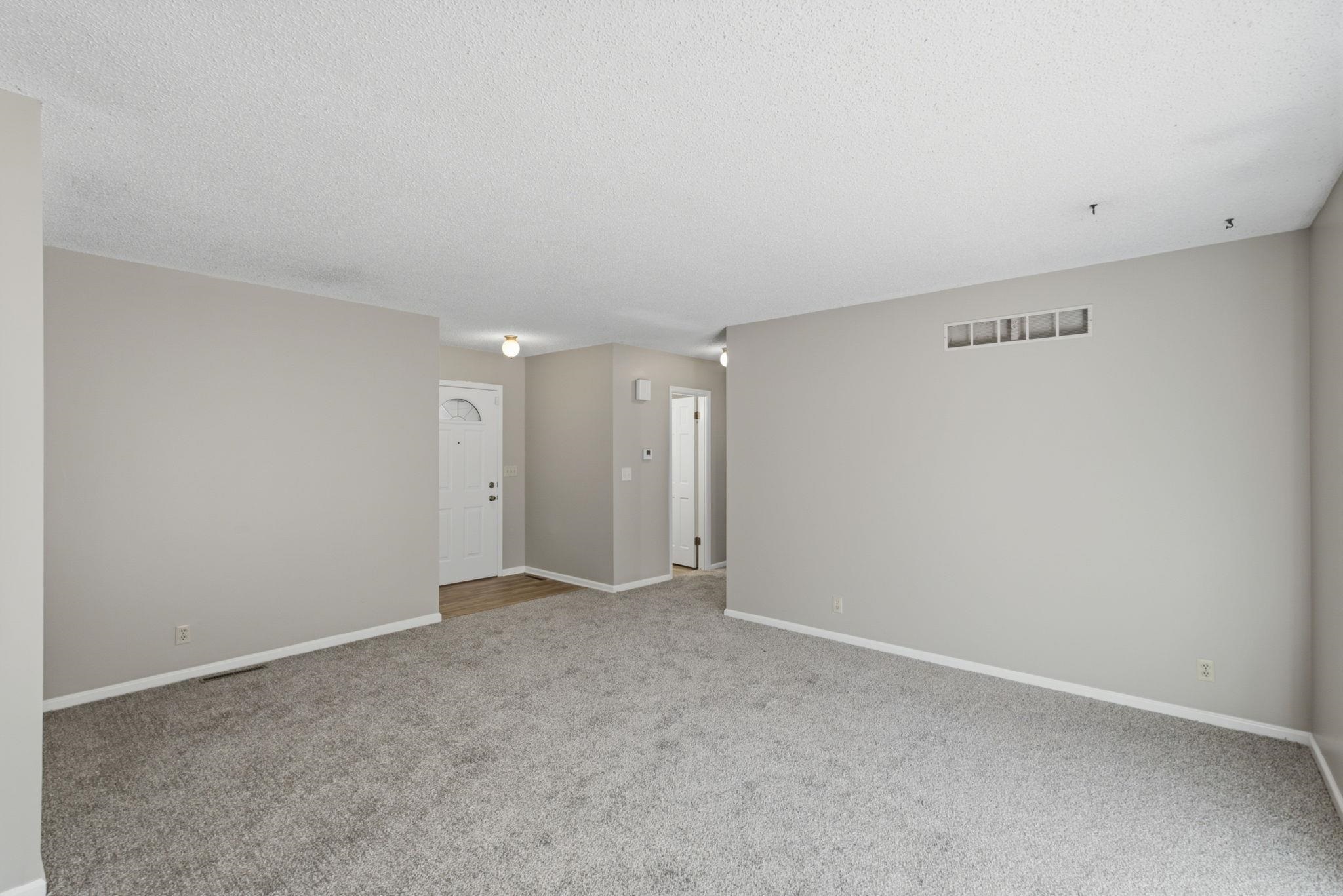 8 N Breeze Ct Property Photo 6