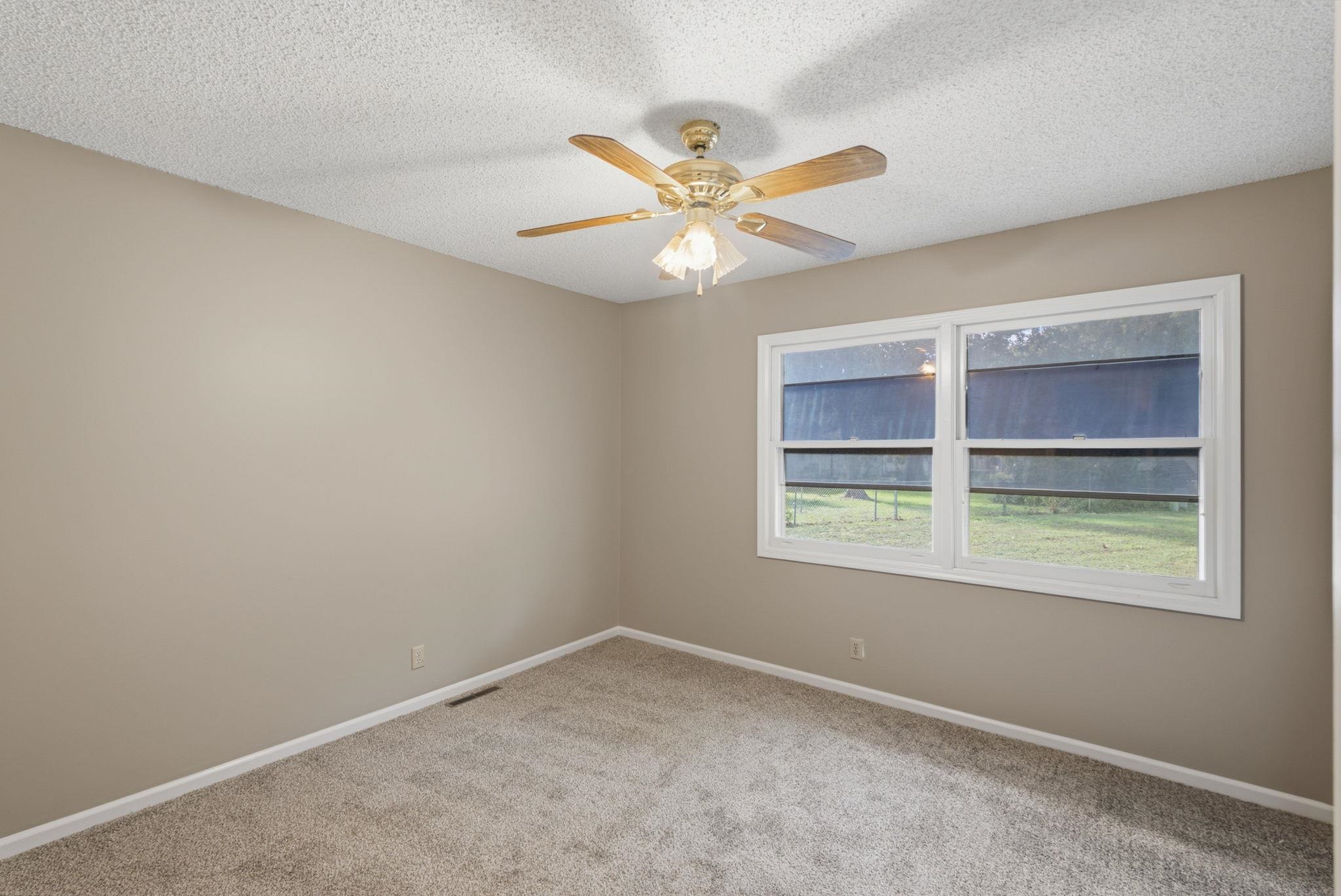 8 N Breeze Ct Property Photo 13