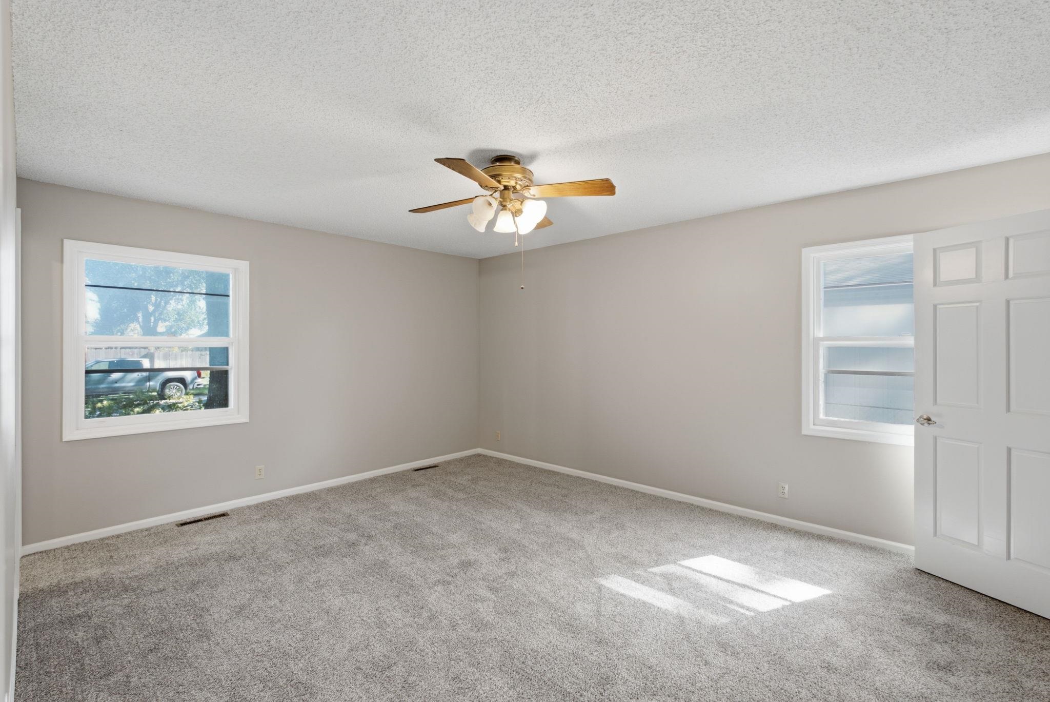 8 N Breeze Ct Property Photo 14