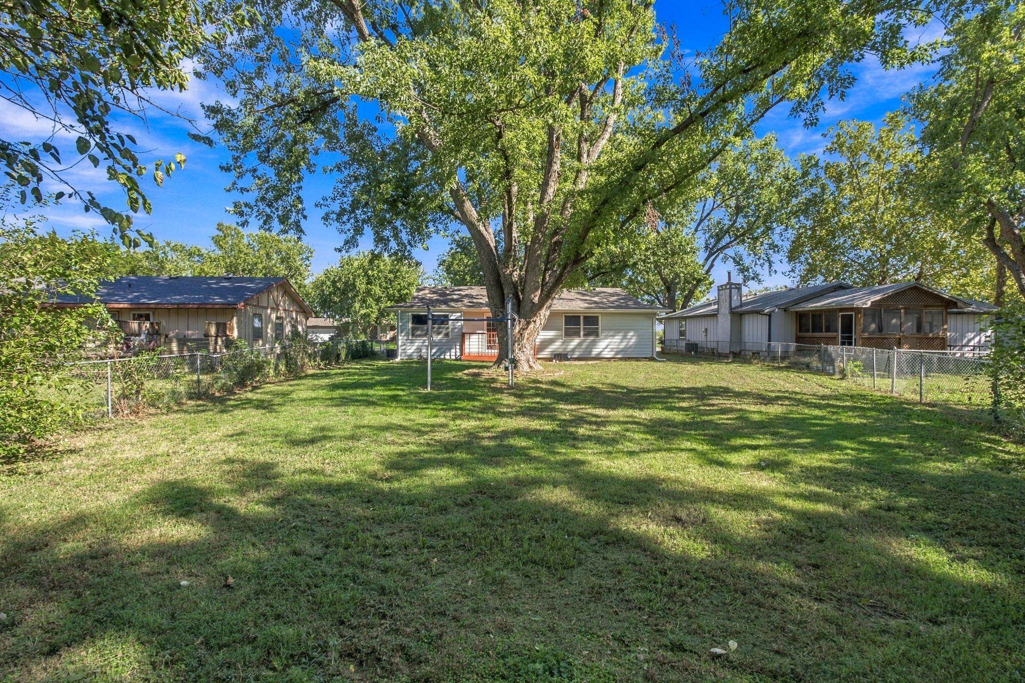 8 N Breeze Ct Property Photo 27