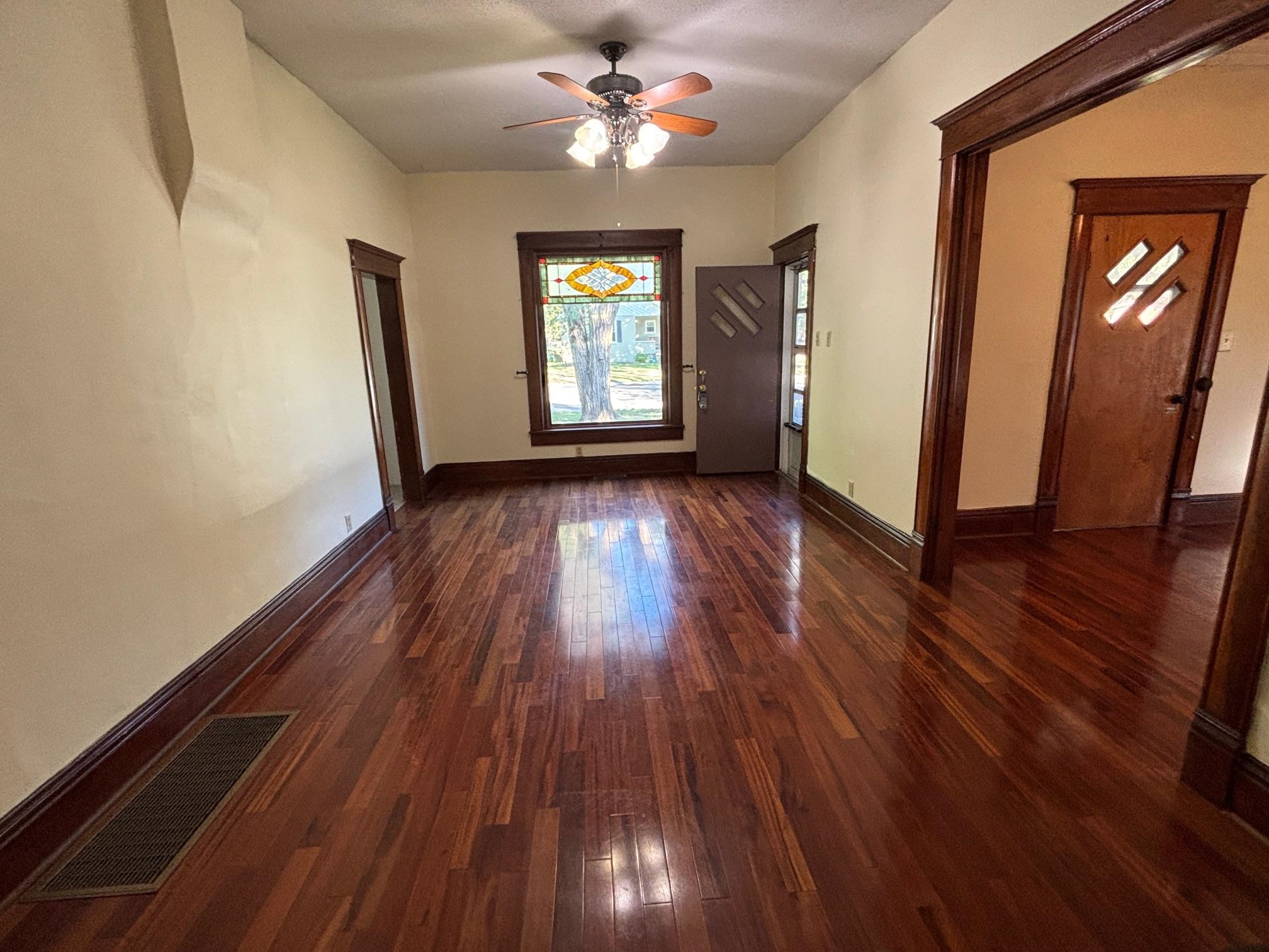 203 N Lee Property Photo 7