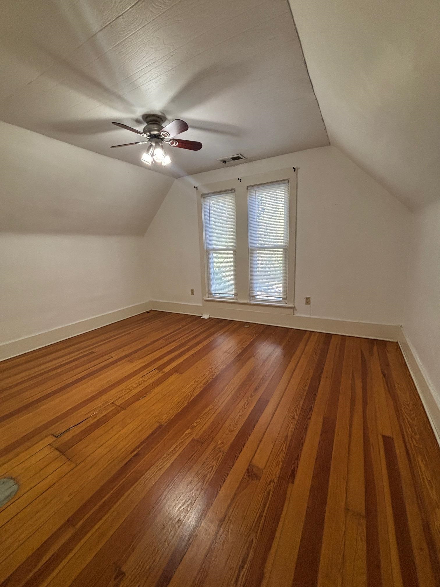 203 N Lee Property Photo 12