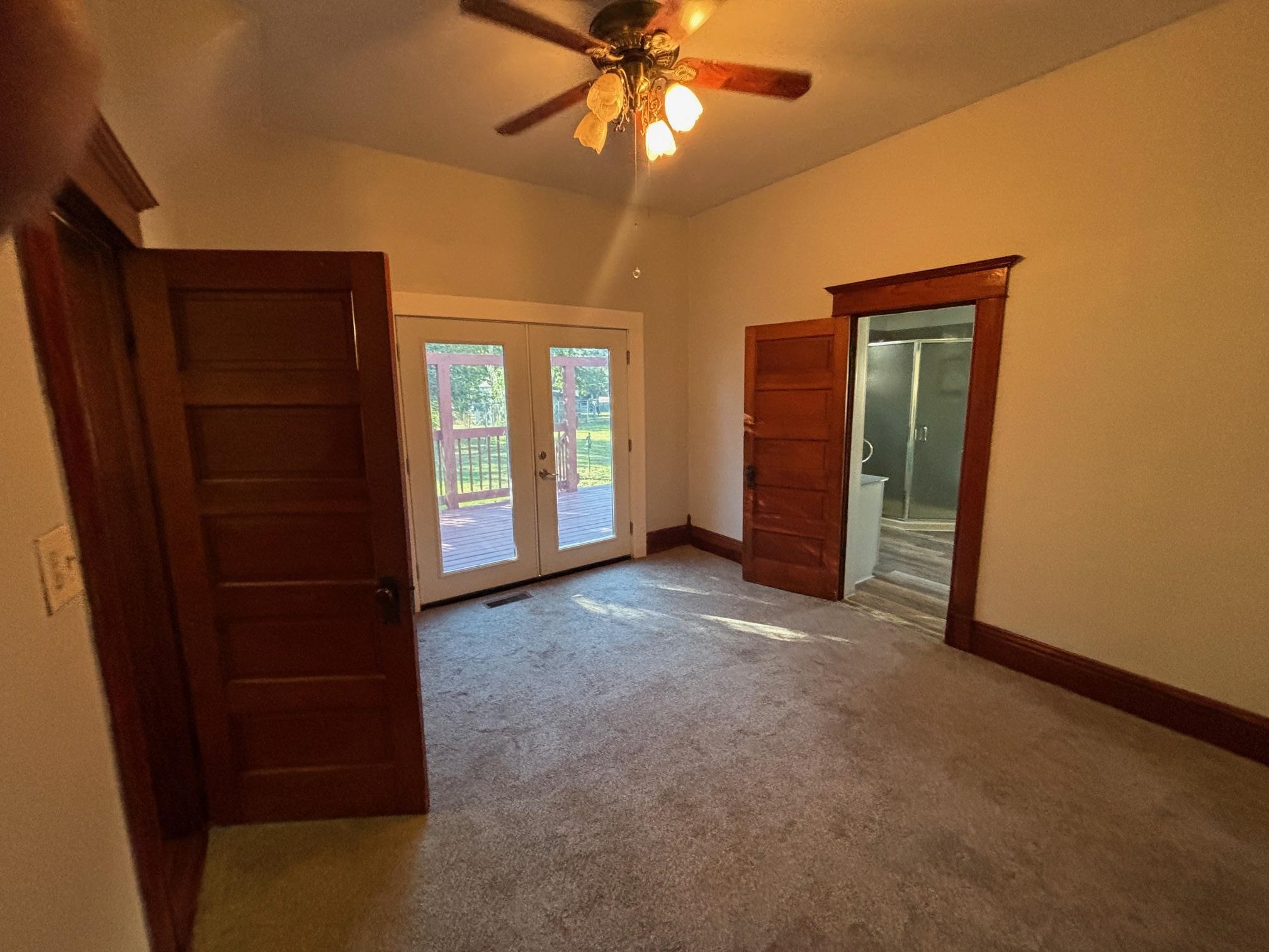 203 N Lee Property Photo 13