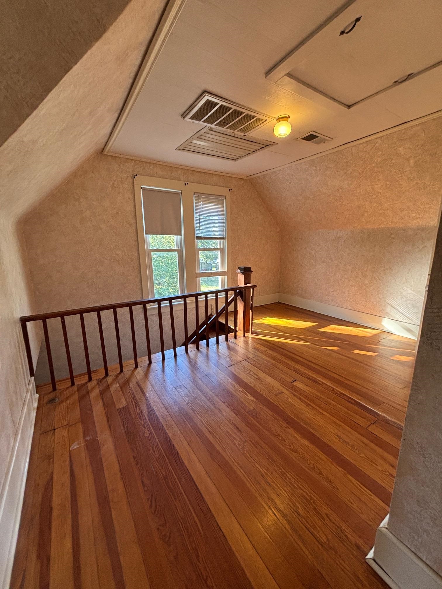 203 N Lee Property Photo 17