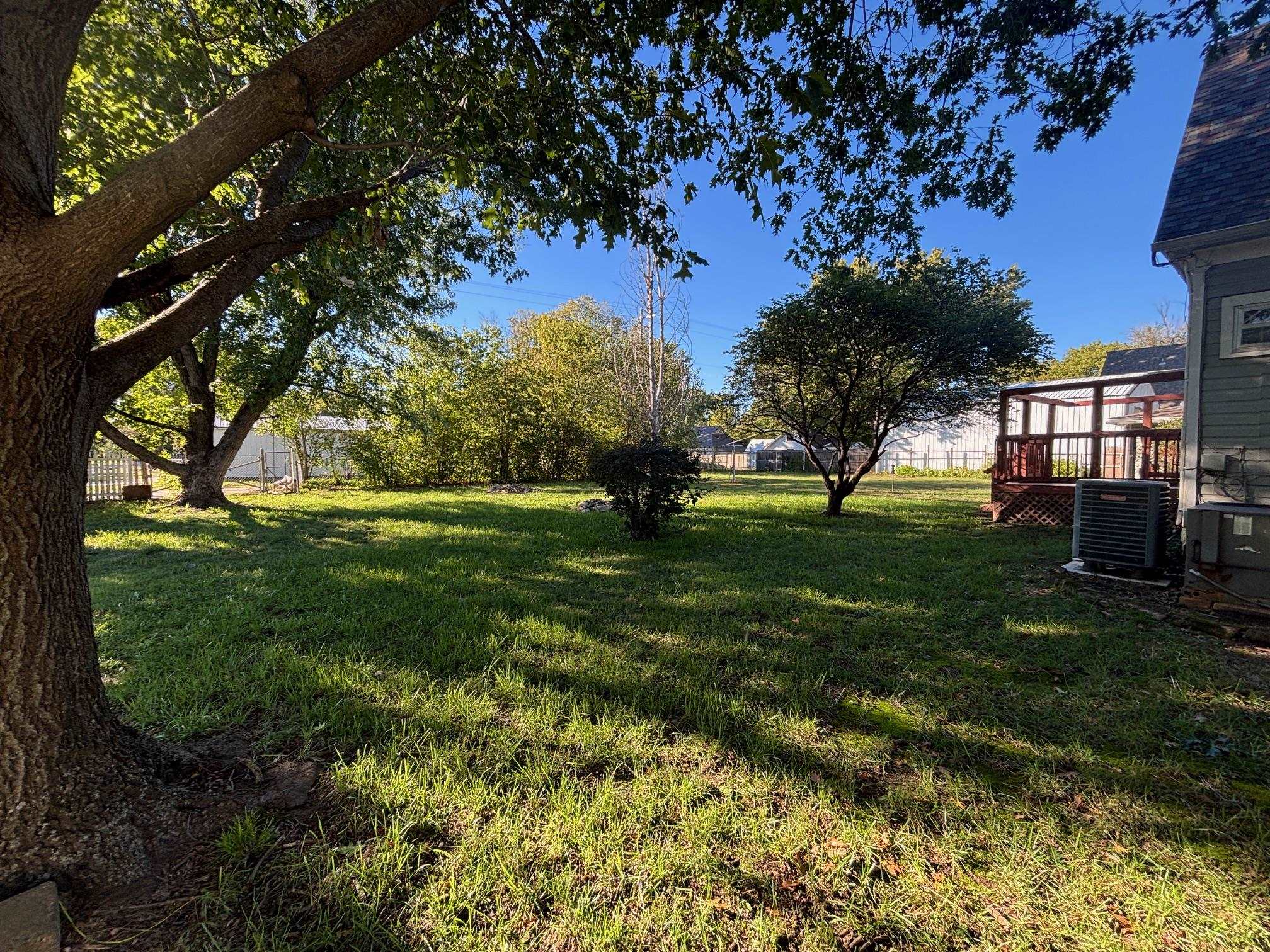 203 N Lee Property Photo 22