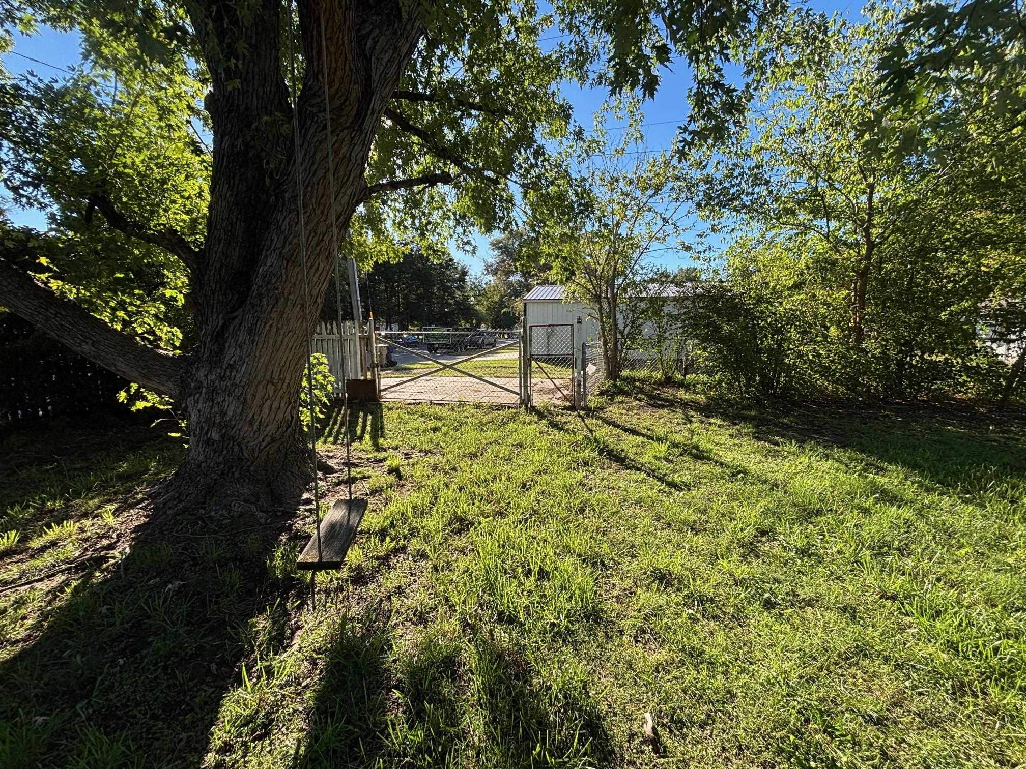 203 N Lee Property Photo 28