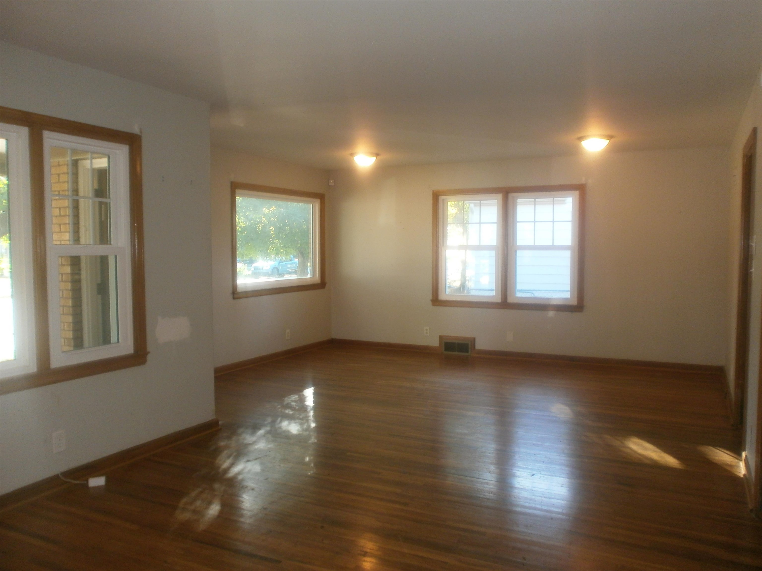 520 Sunset Dr Property Photo 4