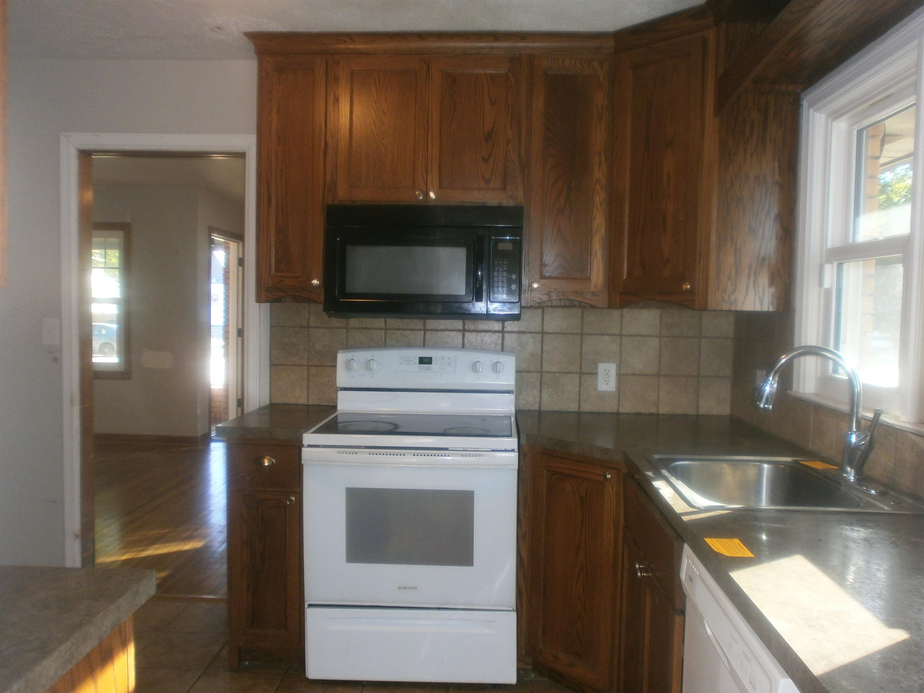 520 Sunset Dr Property Photo 8