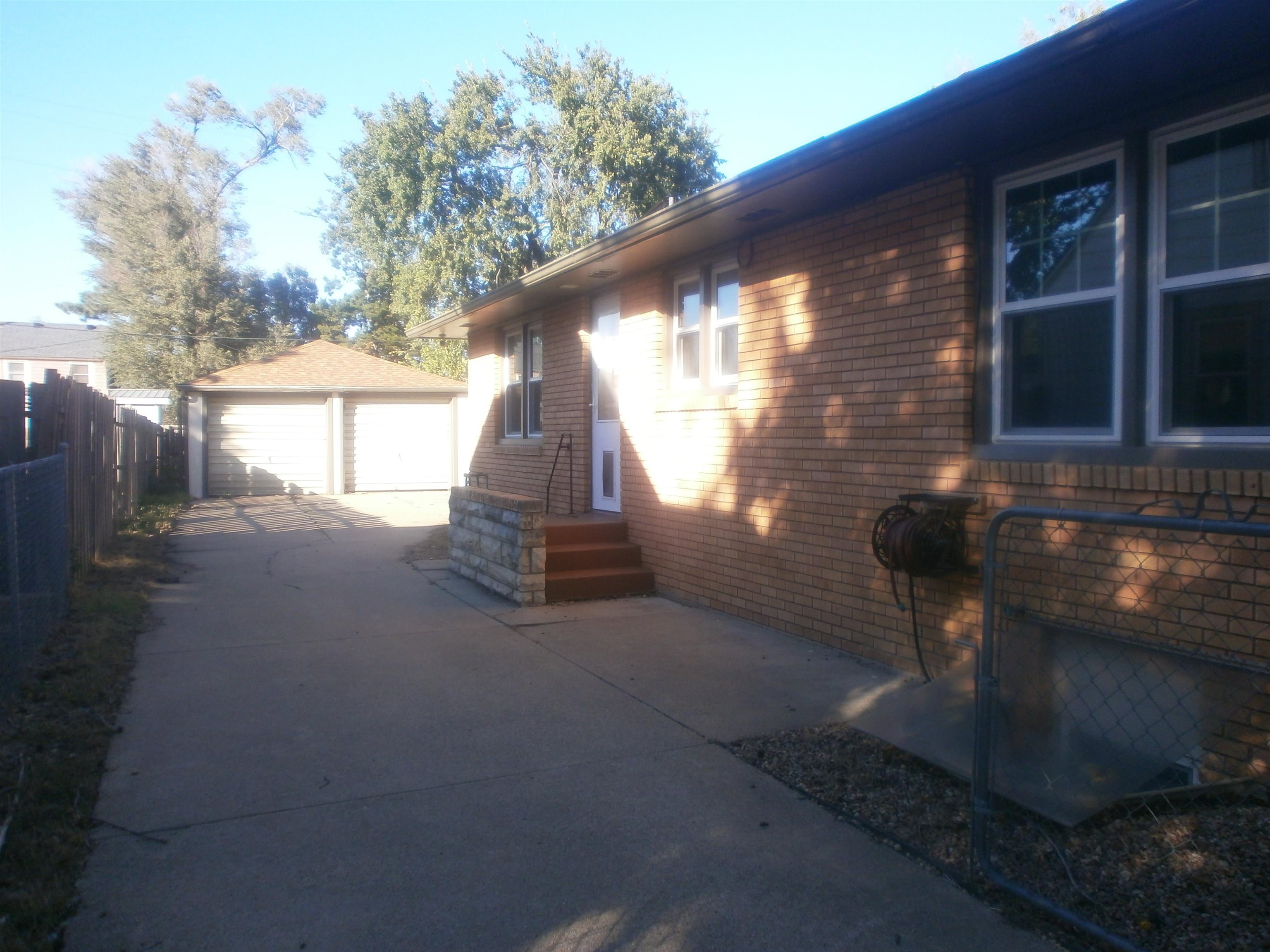 520 Sunset Dr Property Photo 25