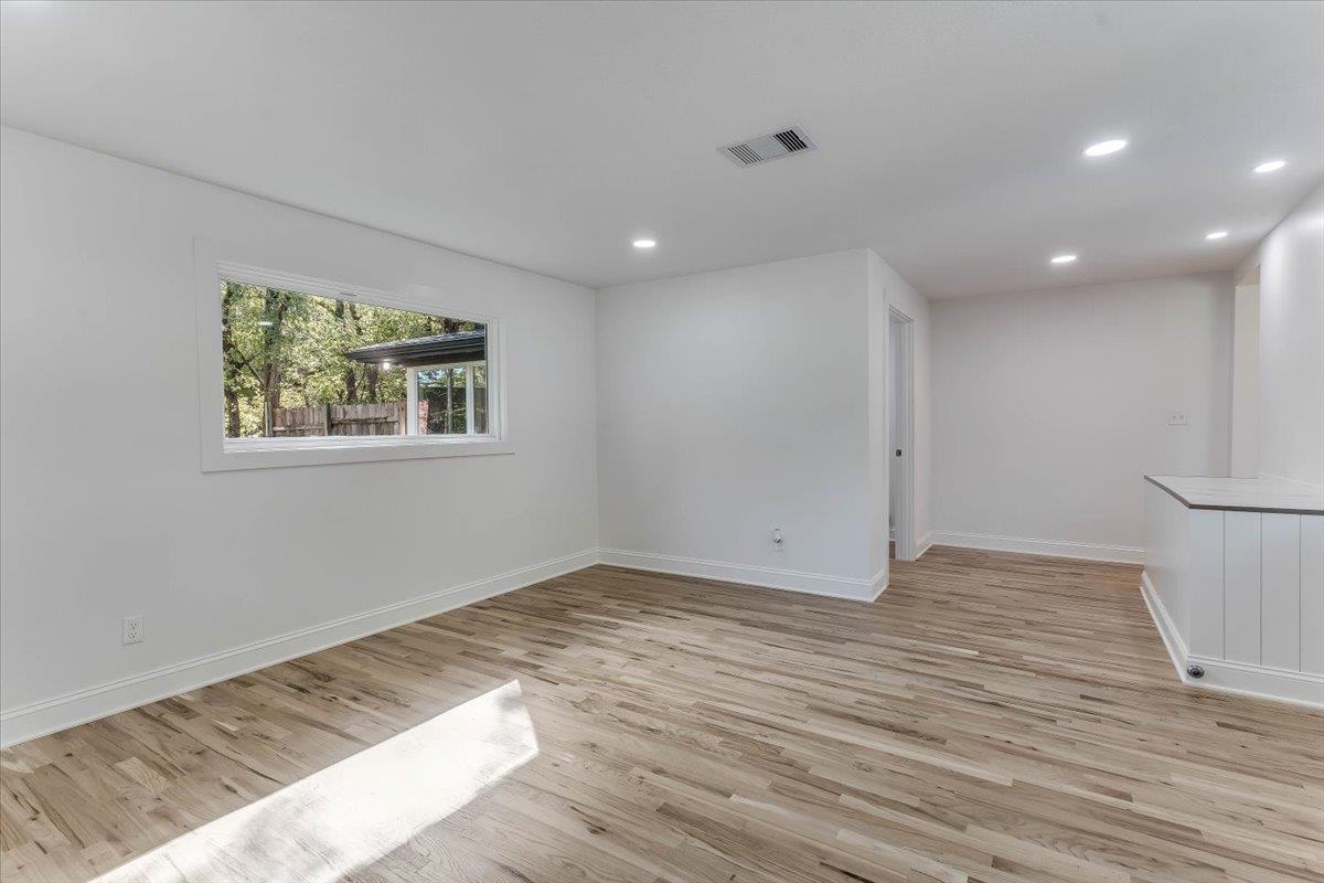 930 N Roosevelt Ave. Property Photo 16