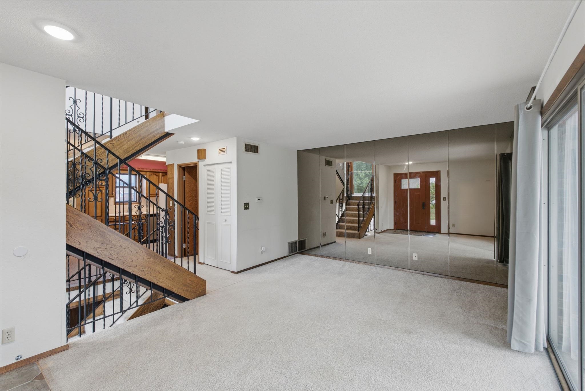 111 S Summit Property Photo 3