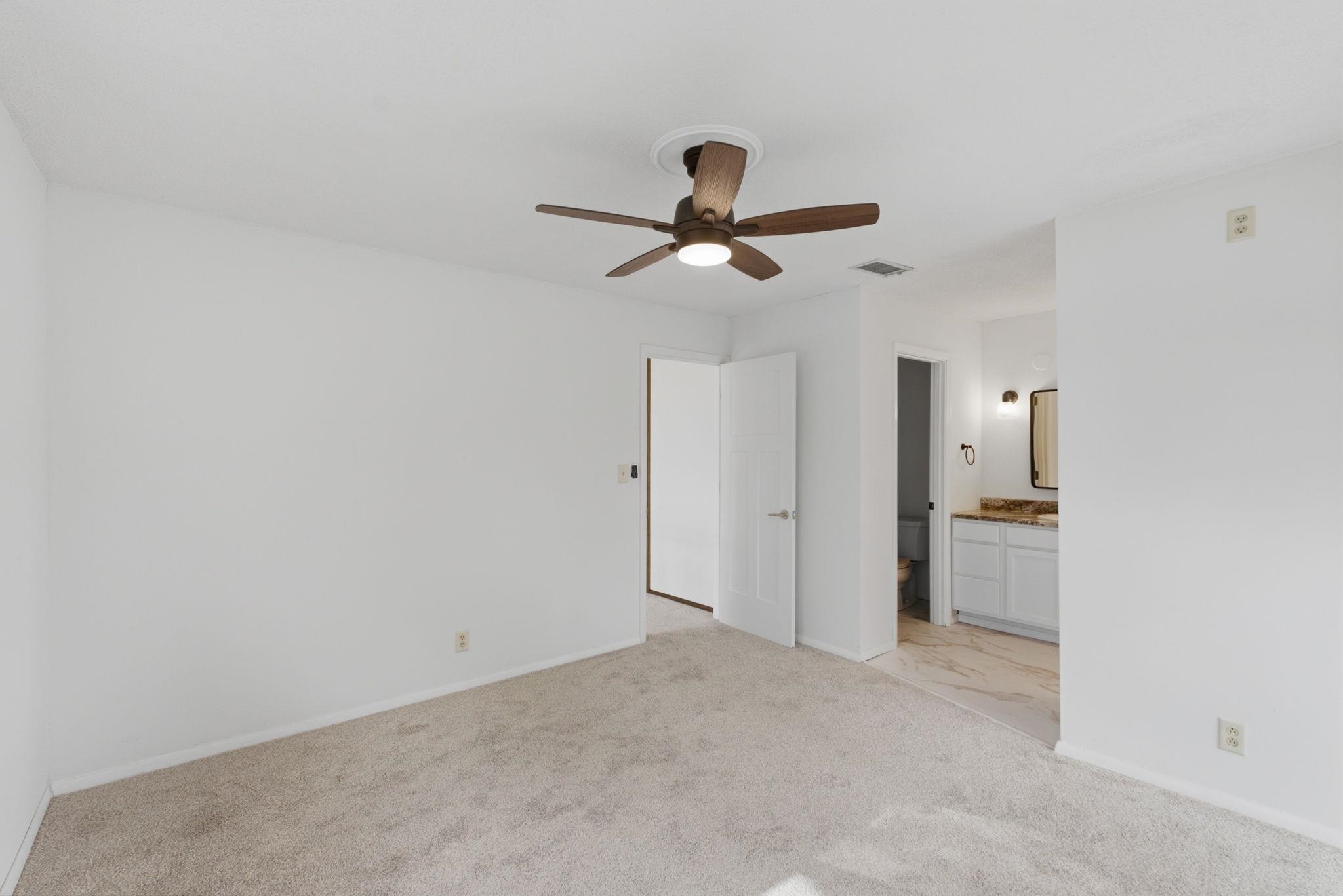 111 S Summit Property Photo 14