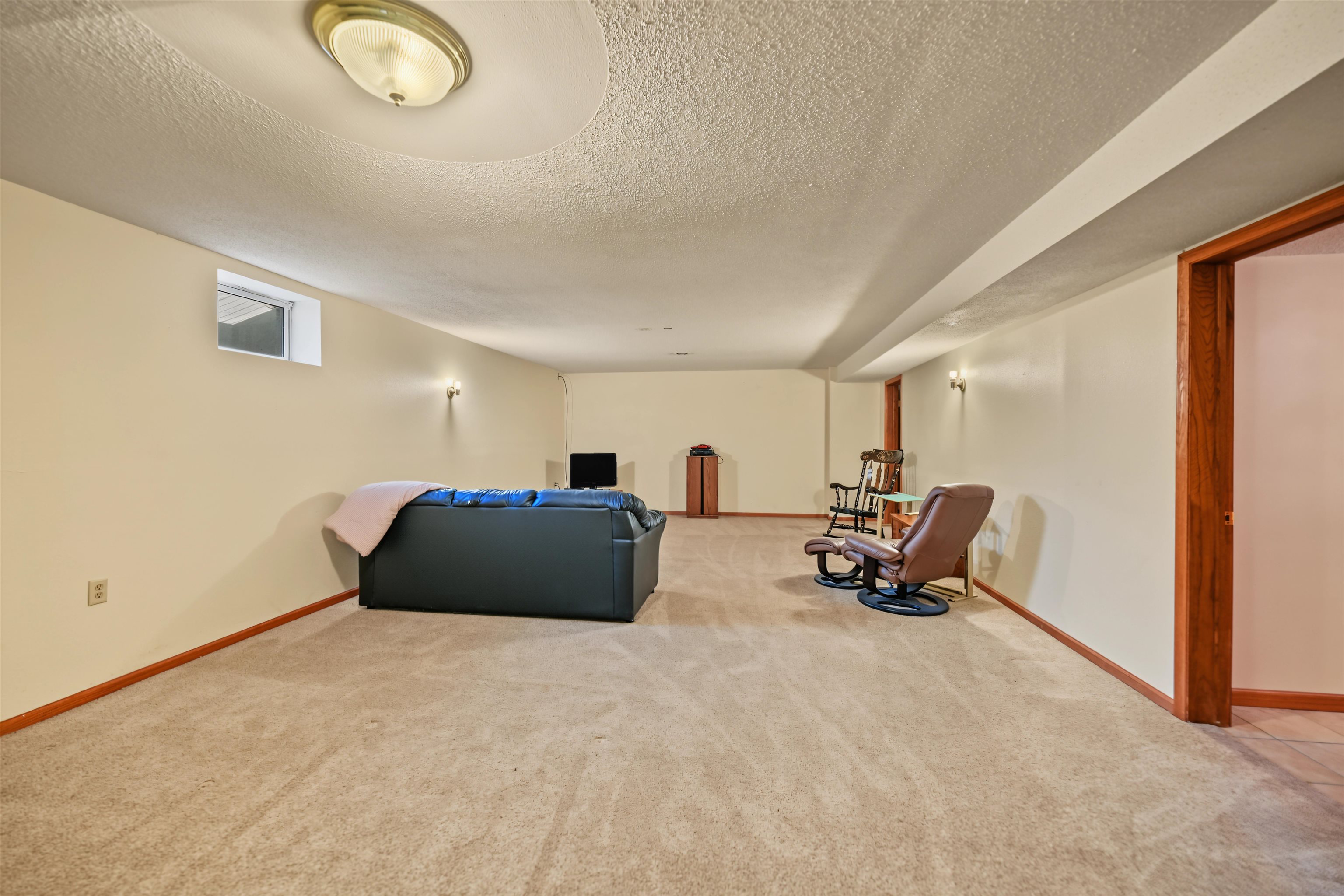304 W 5th St. Property Photo 18