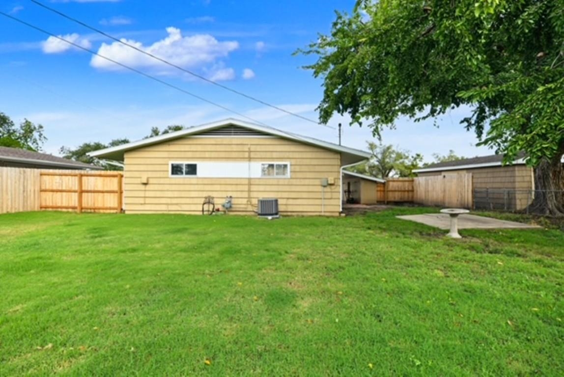 1313 Kiowa Property Photo 3