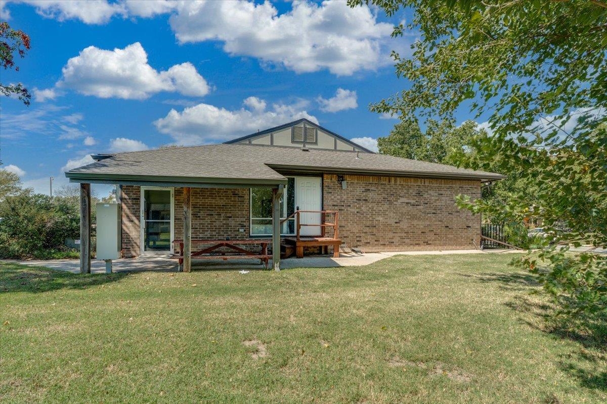 2619 W 15th Property Photo 22