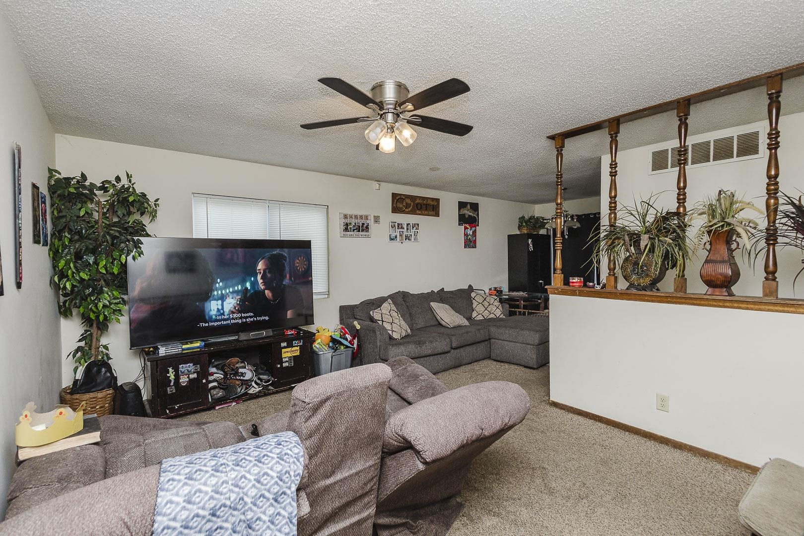 2814 S Chase Property Photo 3