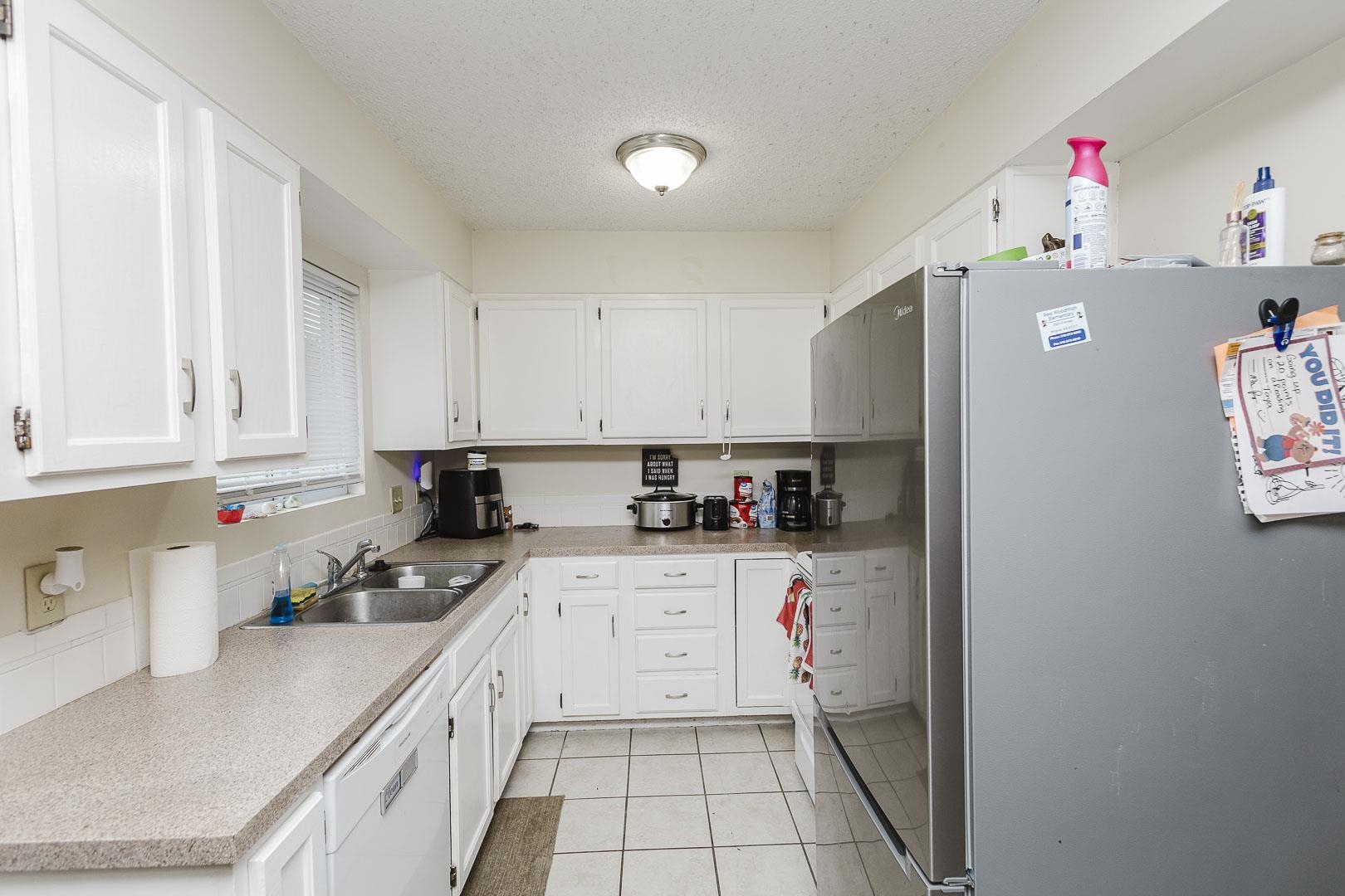 2814 S Chase Property Photo 8